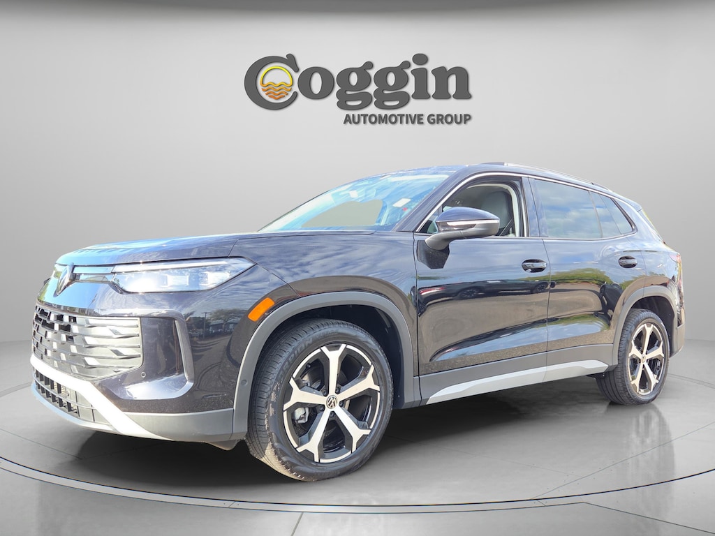 Used 2025 Volkswagen Tiguan SE