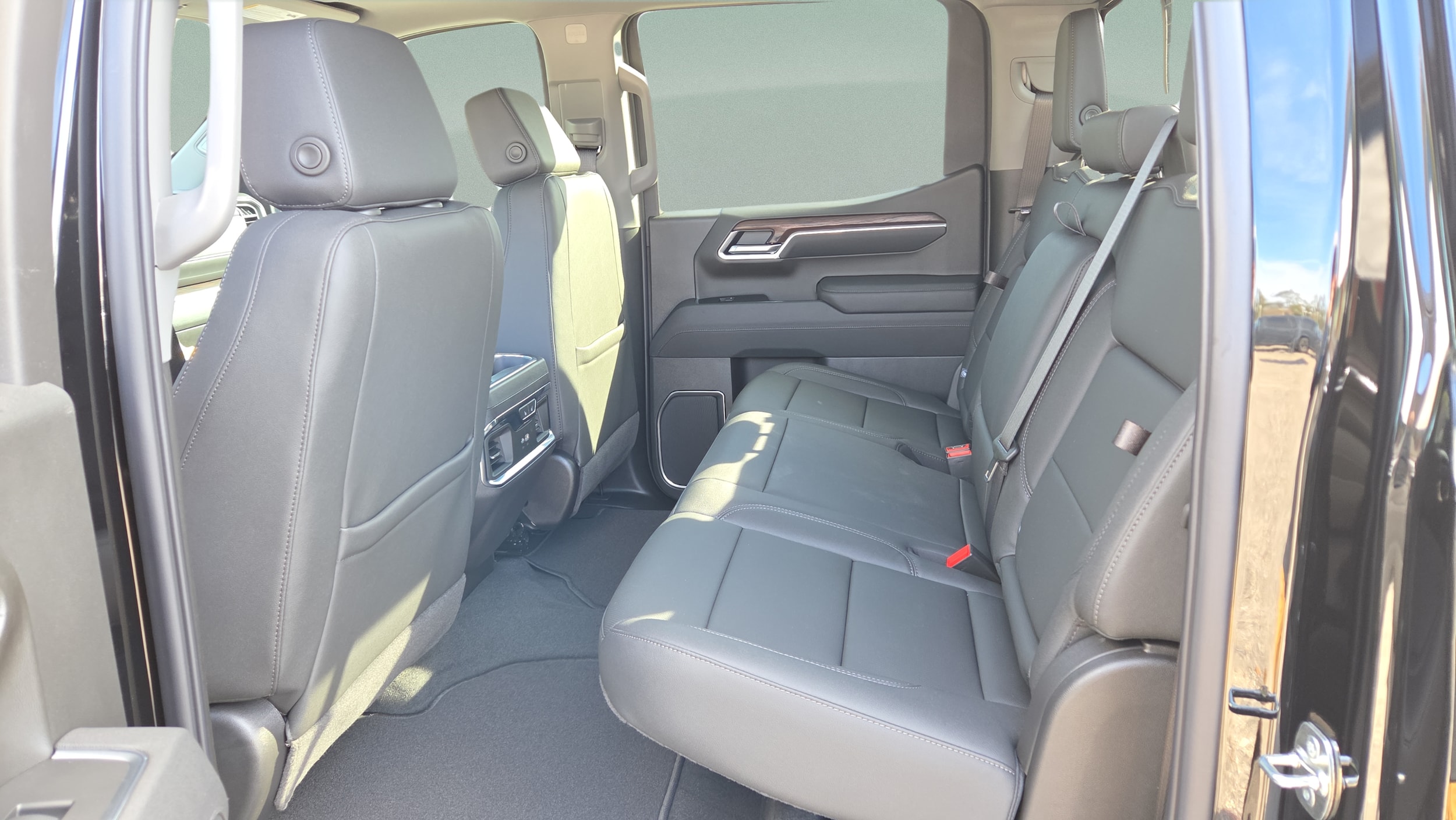 2026 GMC Sierra 1500 SLT - Photo 20