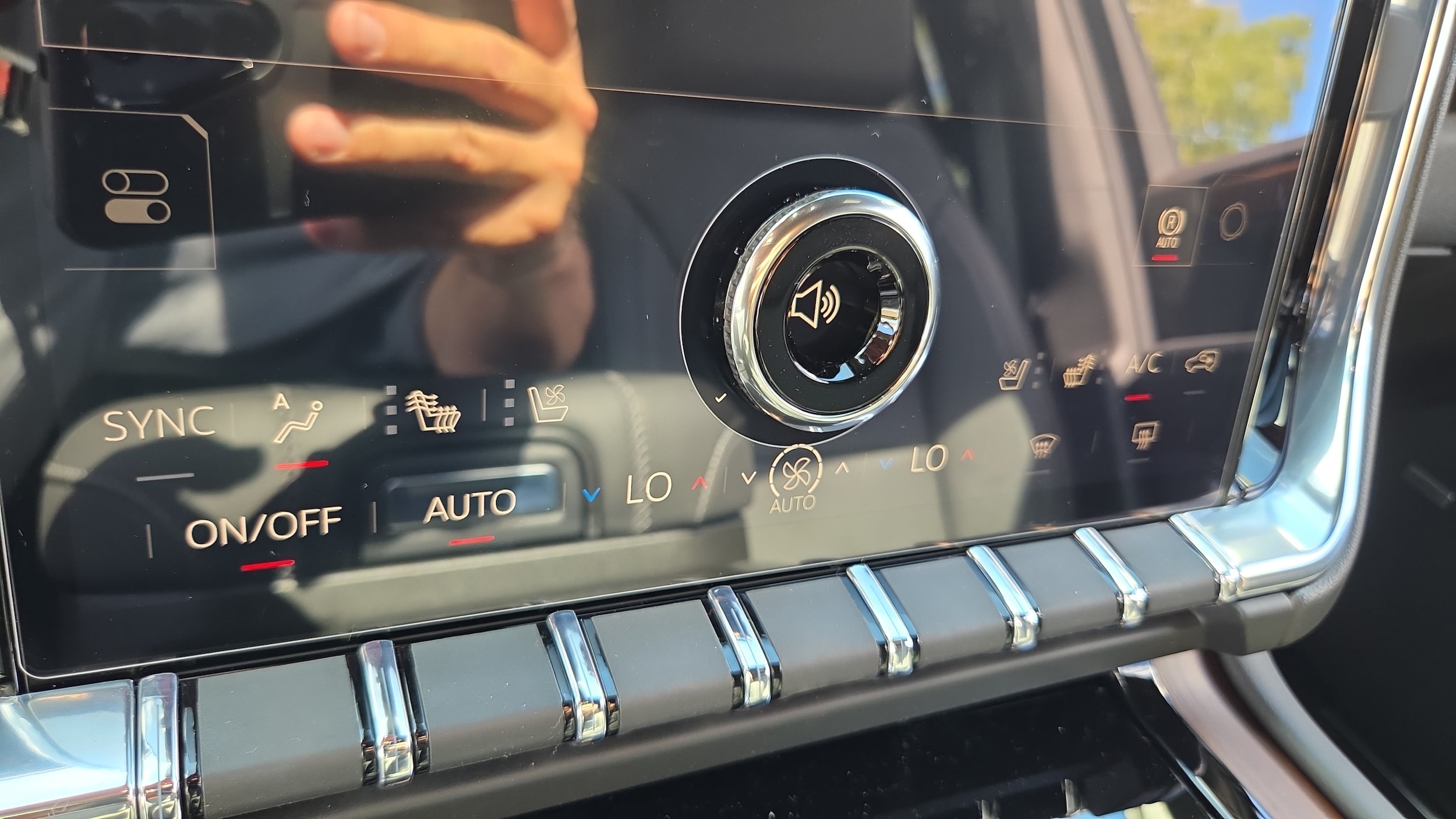 2026 GMC Yukon XL Denali - Photo 37