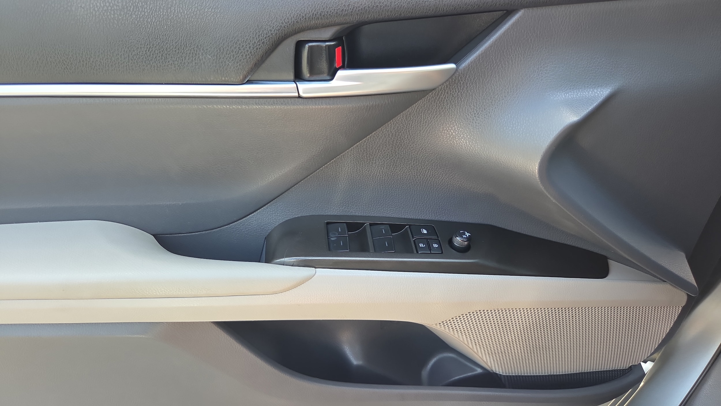 2024 Toyota Camry LE - Photo 26