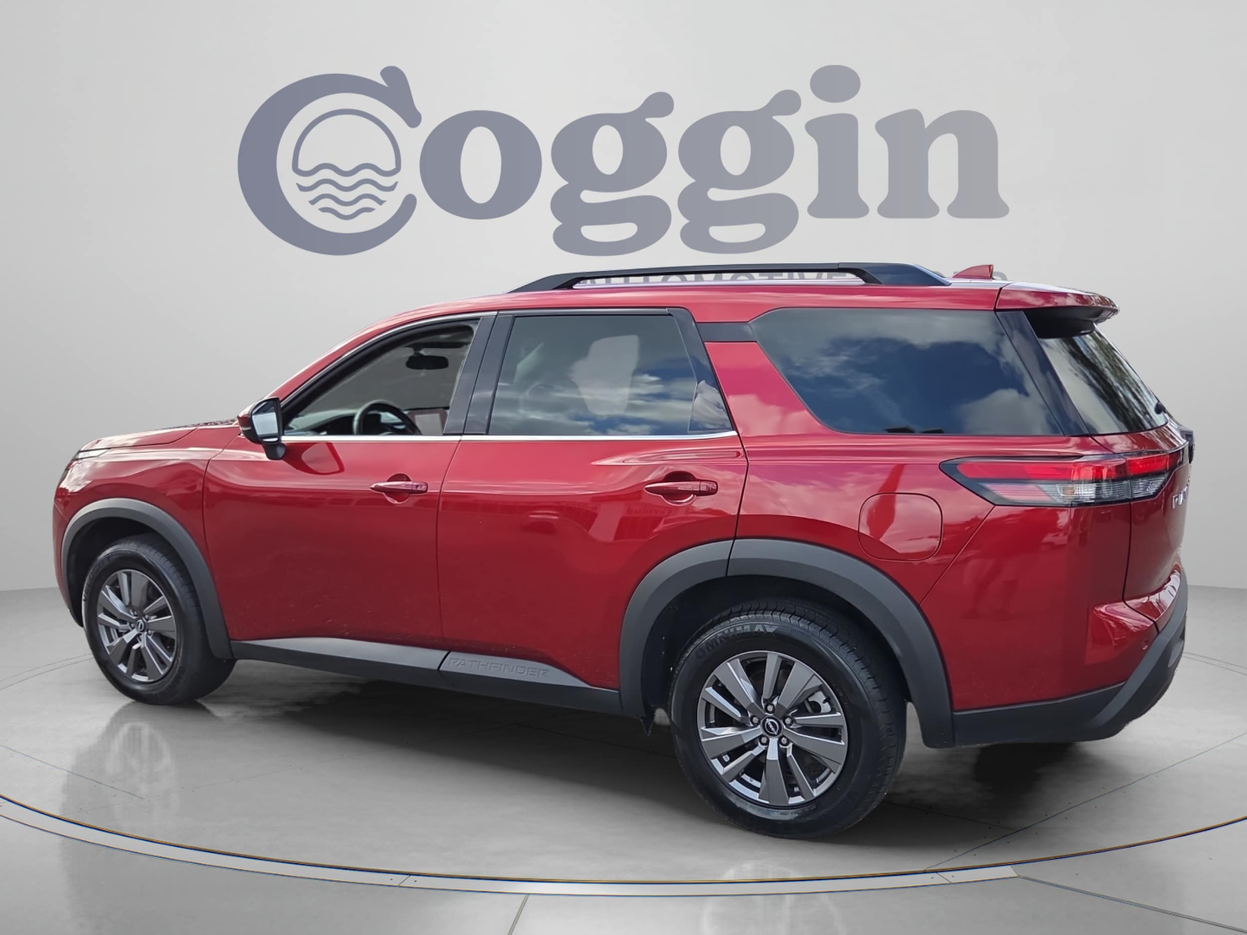 2024 Nissan Pathfinder SV - Photo 3
