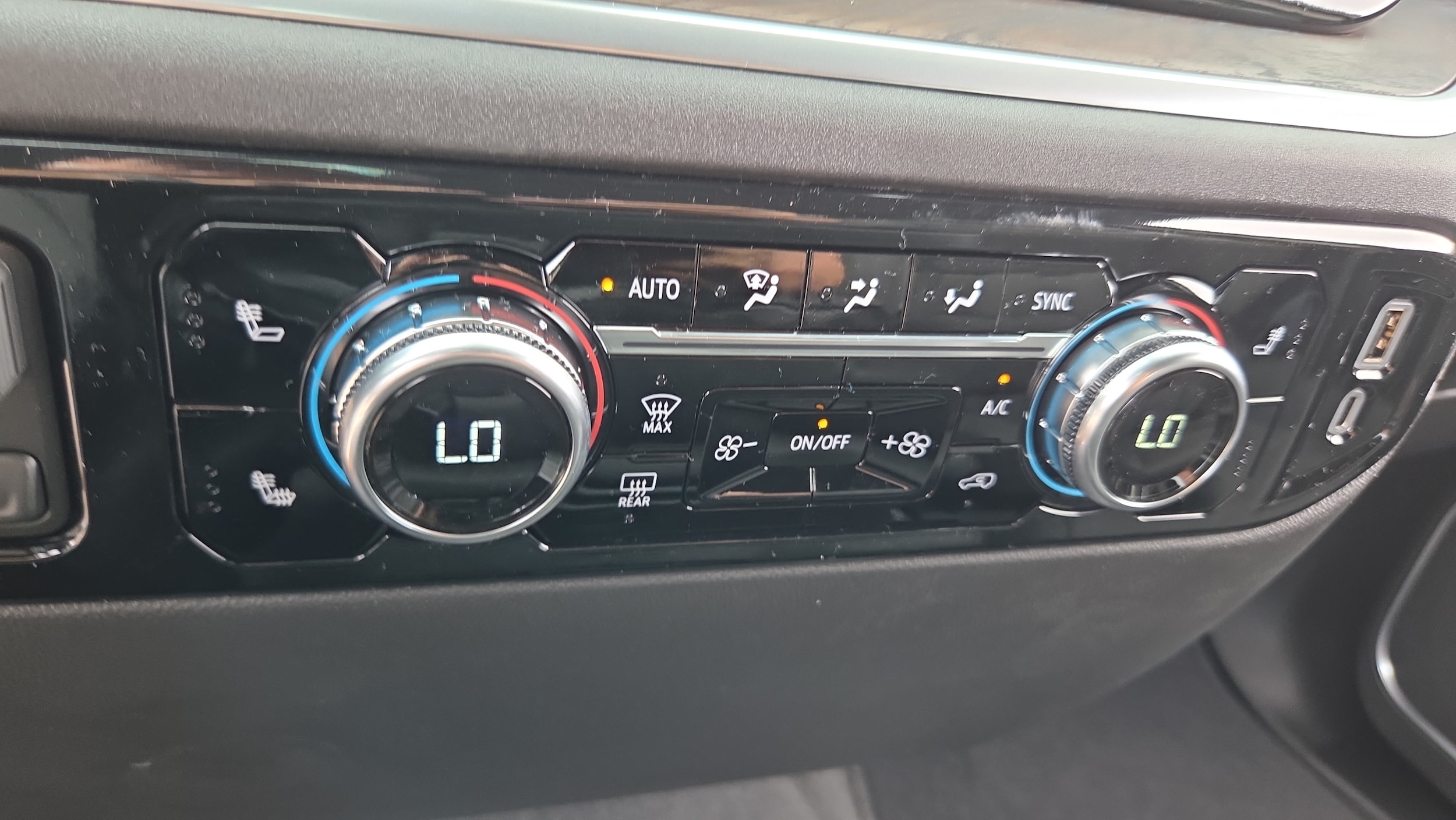 2026 GMC Sierra 1500 SLT - Photo 20