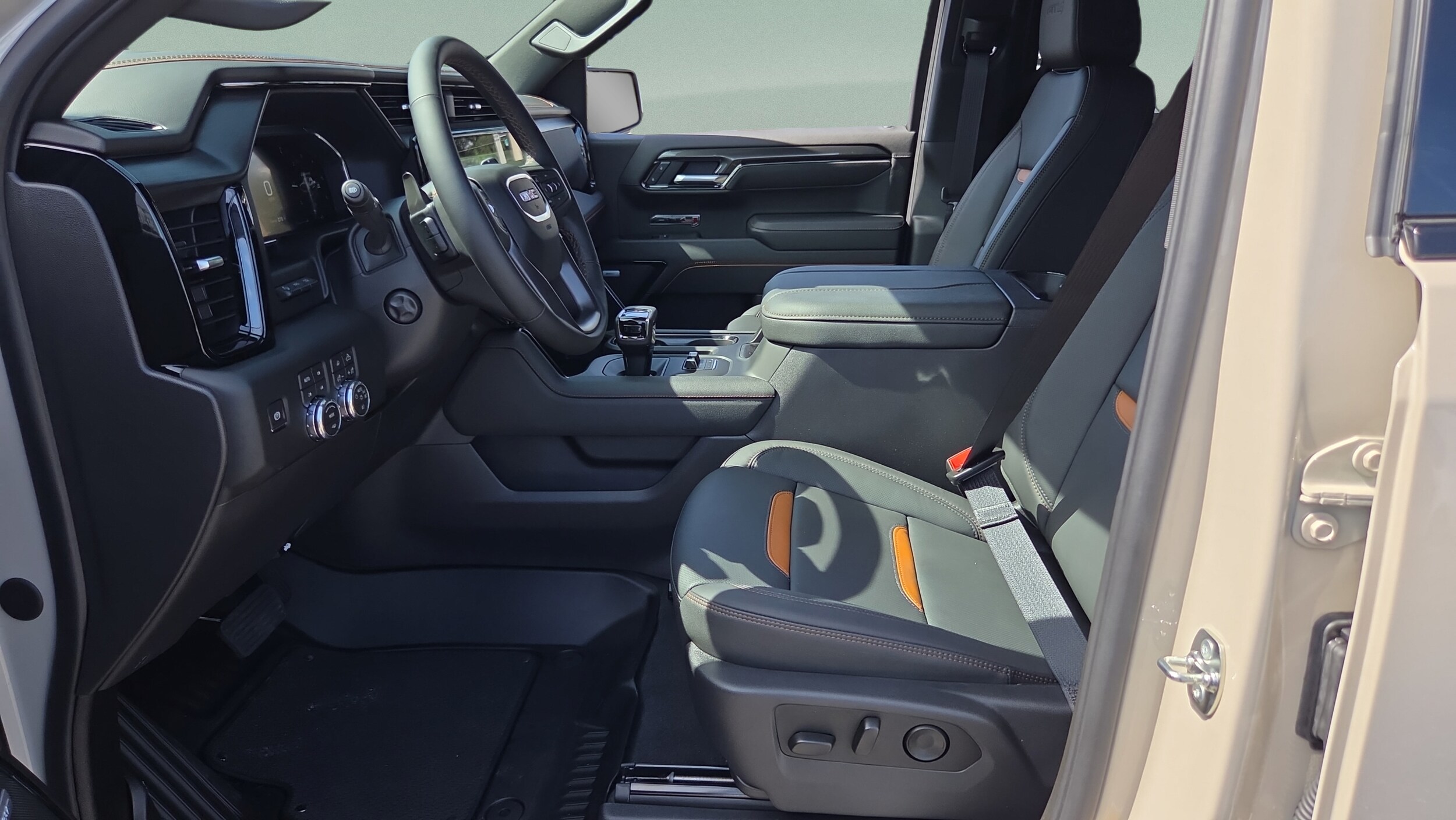 2026 GMC Sierra 1500 AT4 - Photo 9