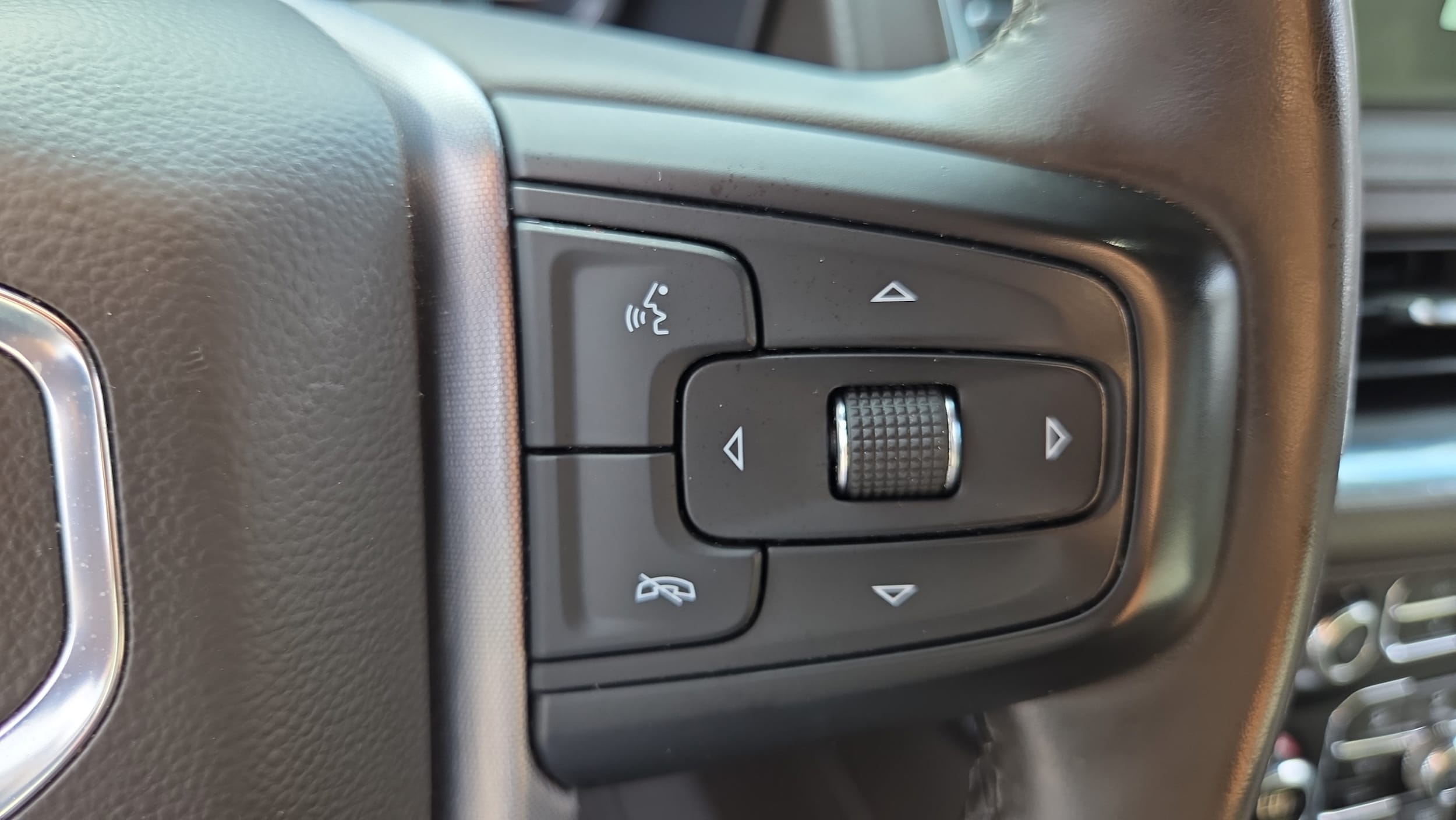 2023 GMC Yukon XL SLT - Photo 30