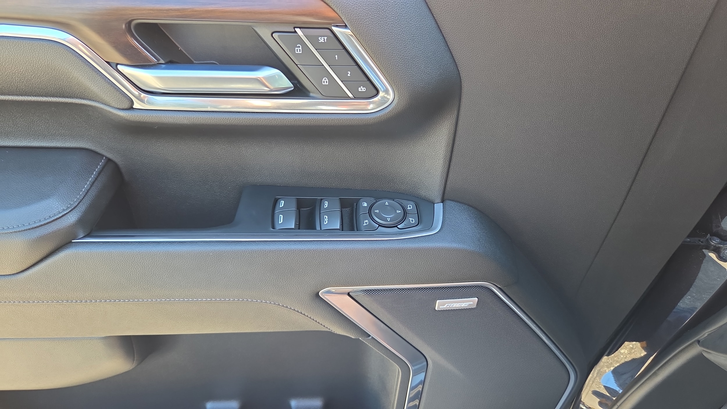 2023 GMC Sierra 1500 SLT - Photo 28