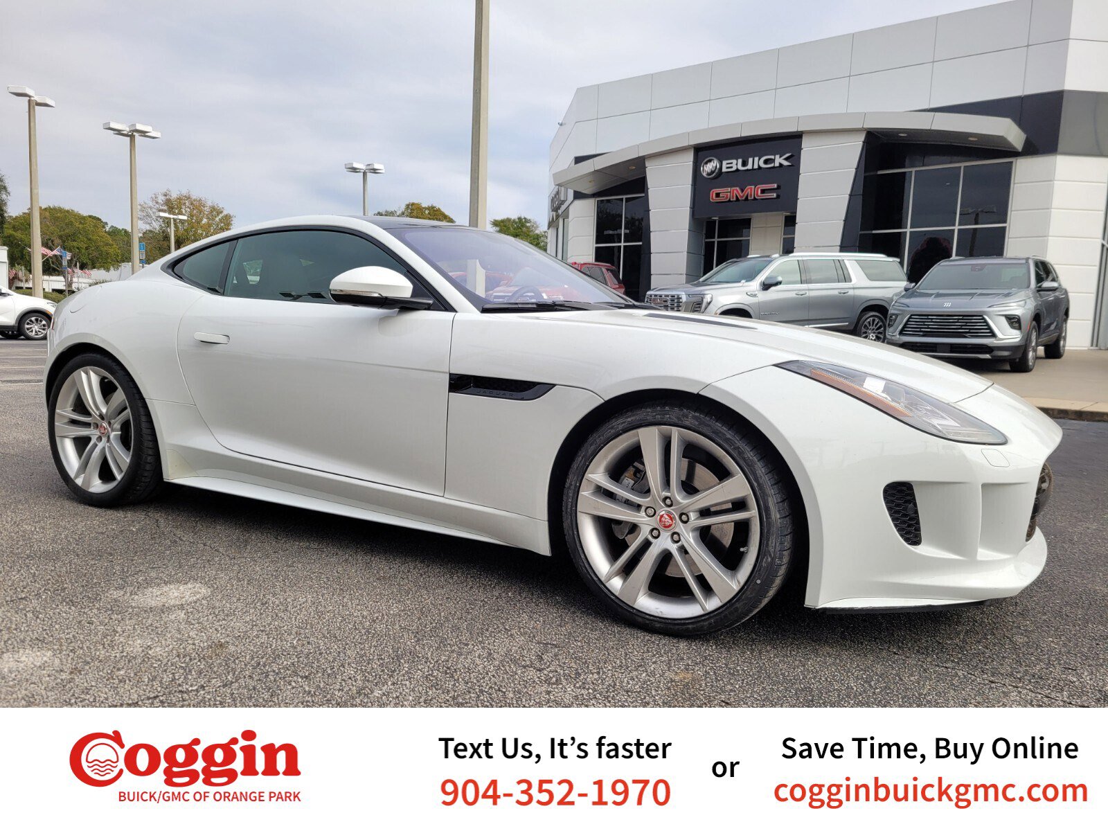 2017 Jaguar F-TYPE Premium's photo