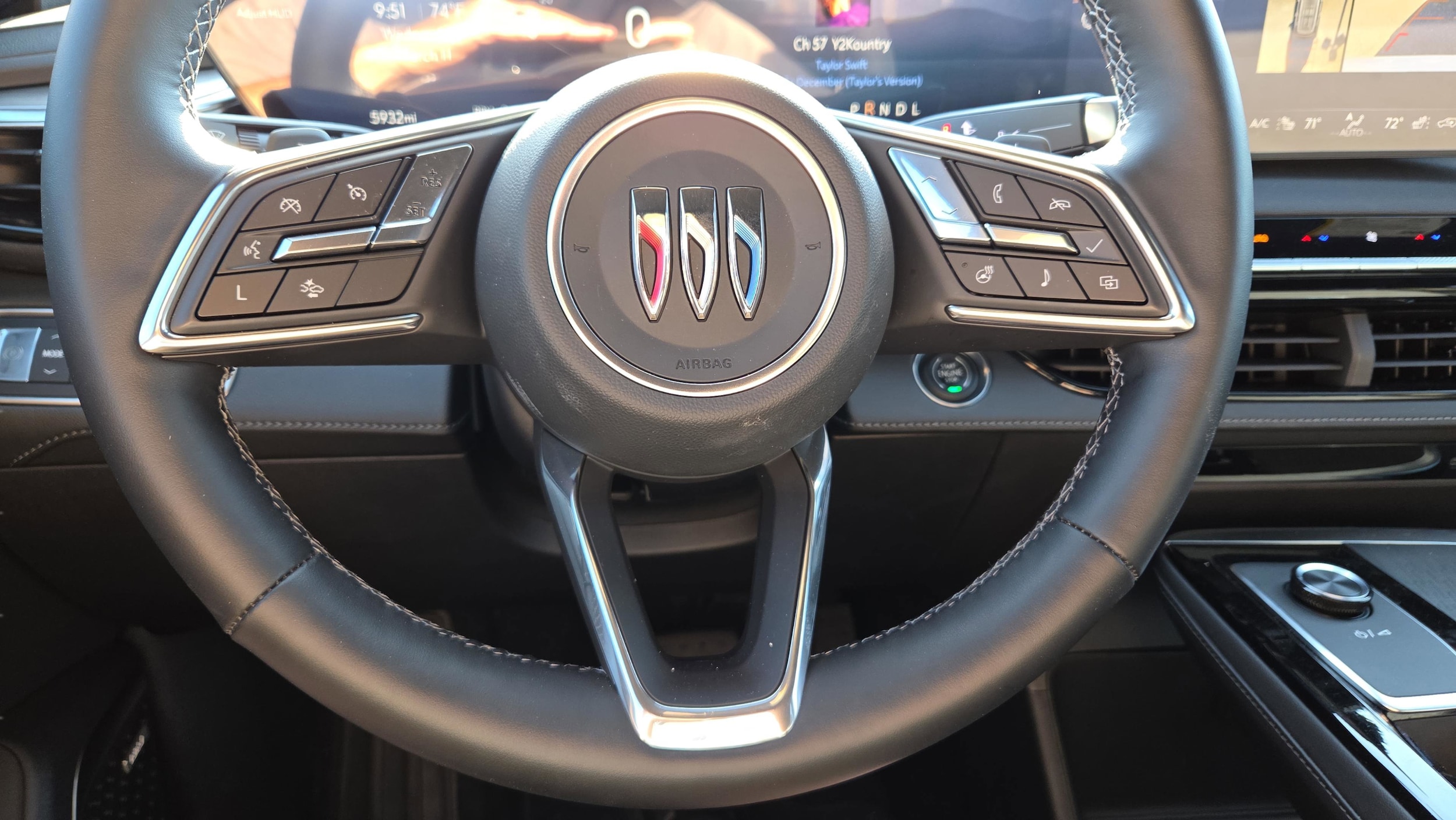 2025 Buick Enclave Preferred - Photo 12