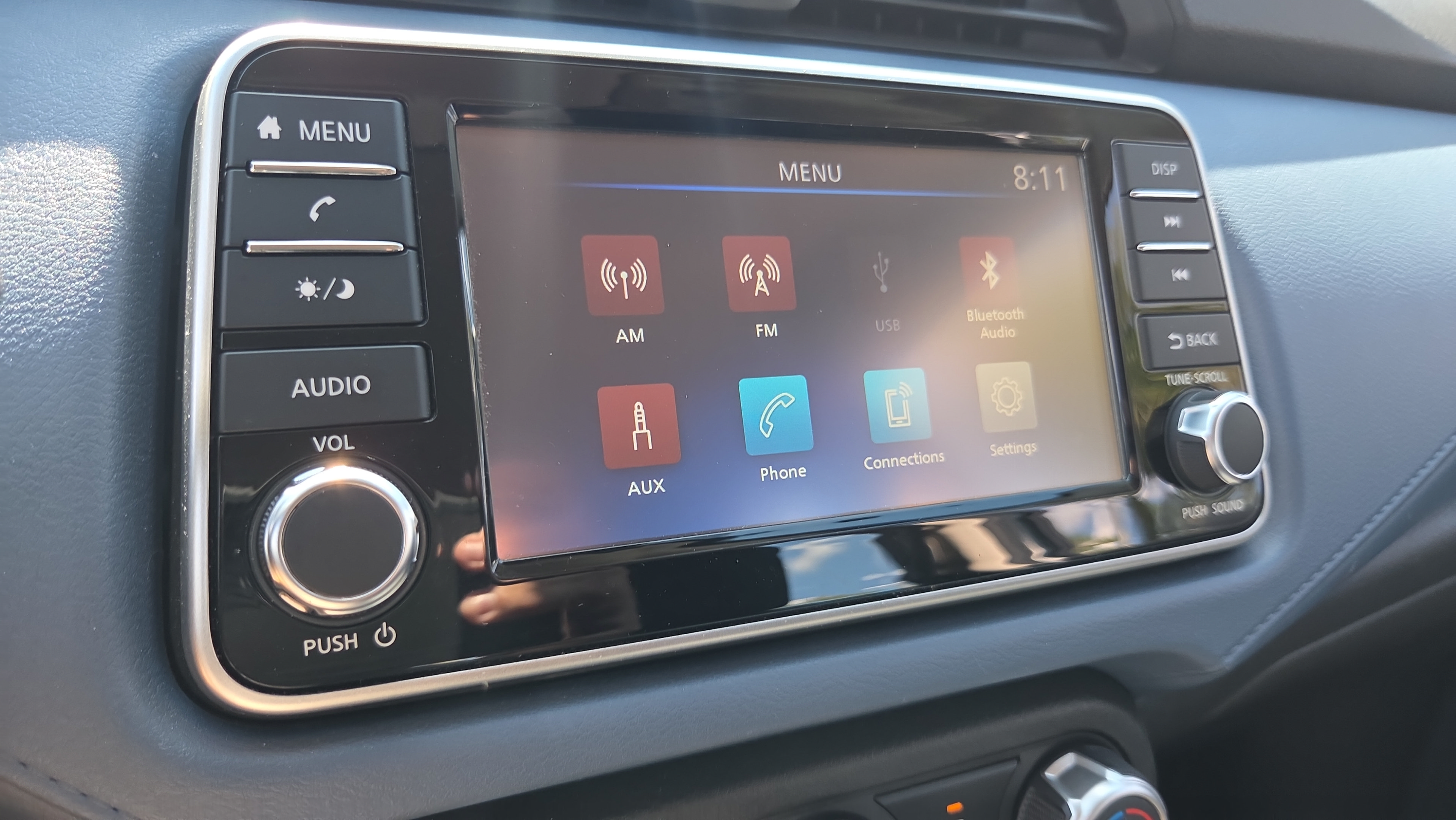 2025 Nissan Versa Sedan SV - Photo 21