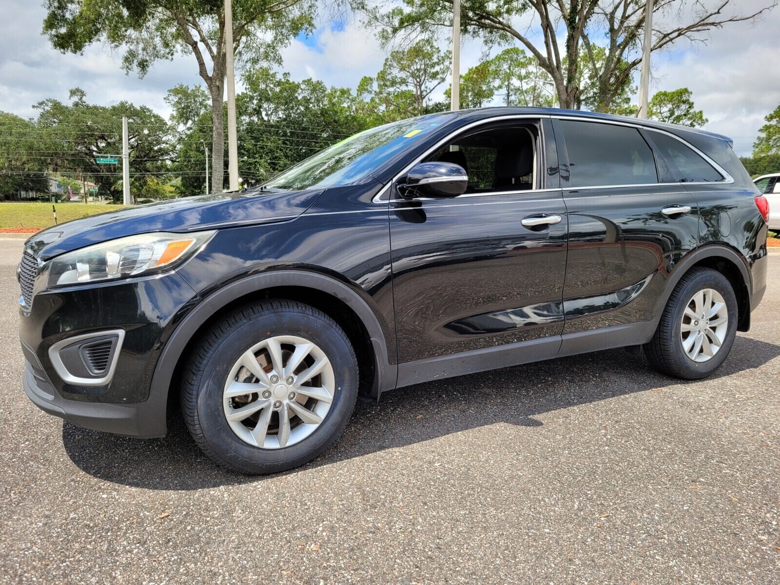 Used 2017 Kia Sorento L with VIN 5XYPG4A37HG285781 for sale in Jacksonville, FL