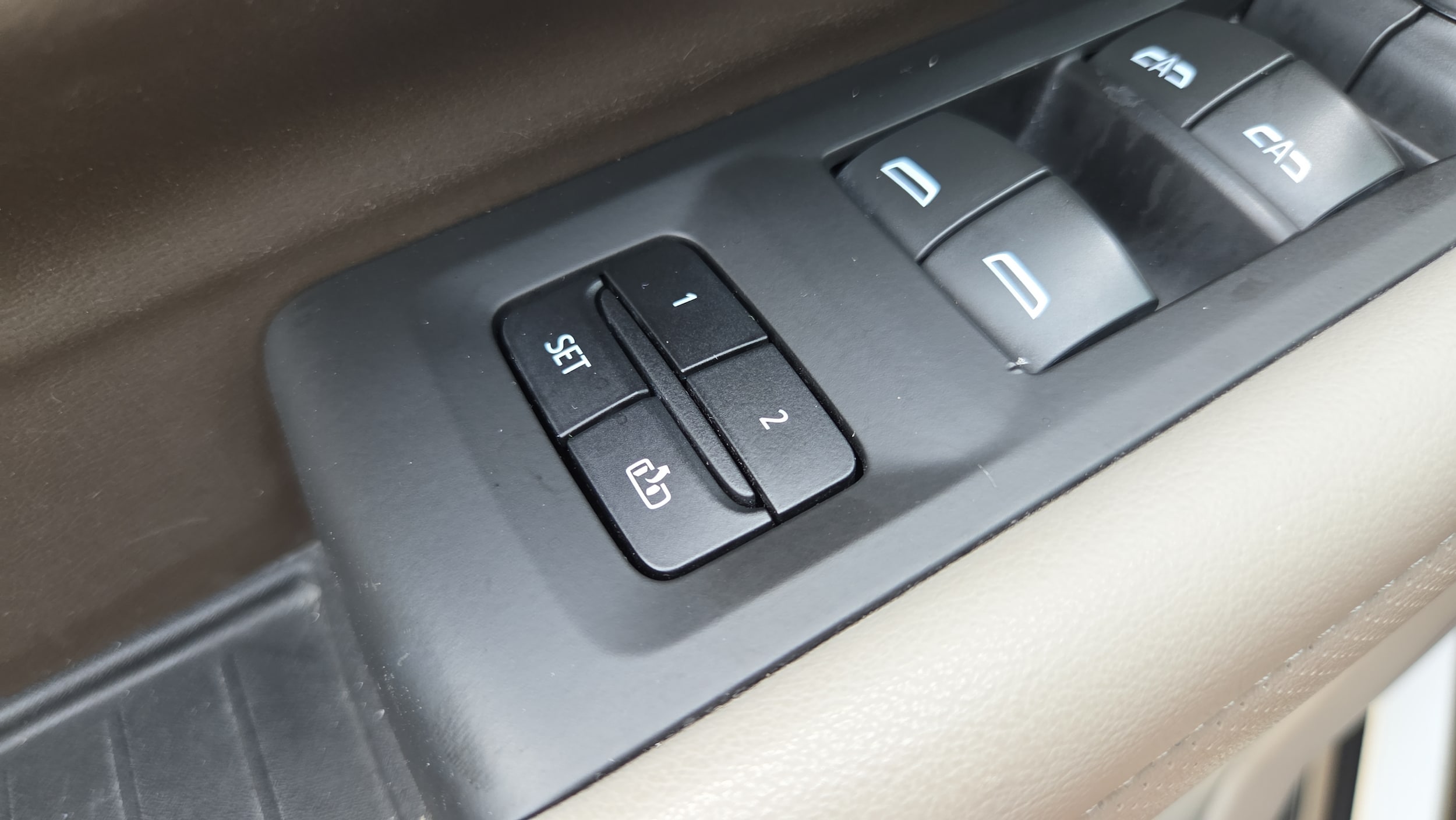 2023 GMC Yukon XL SLT - Photo 33