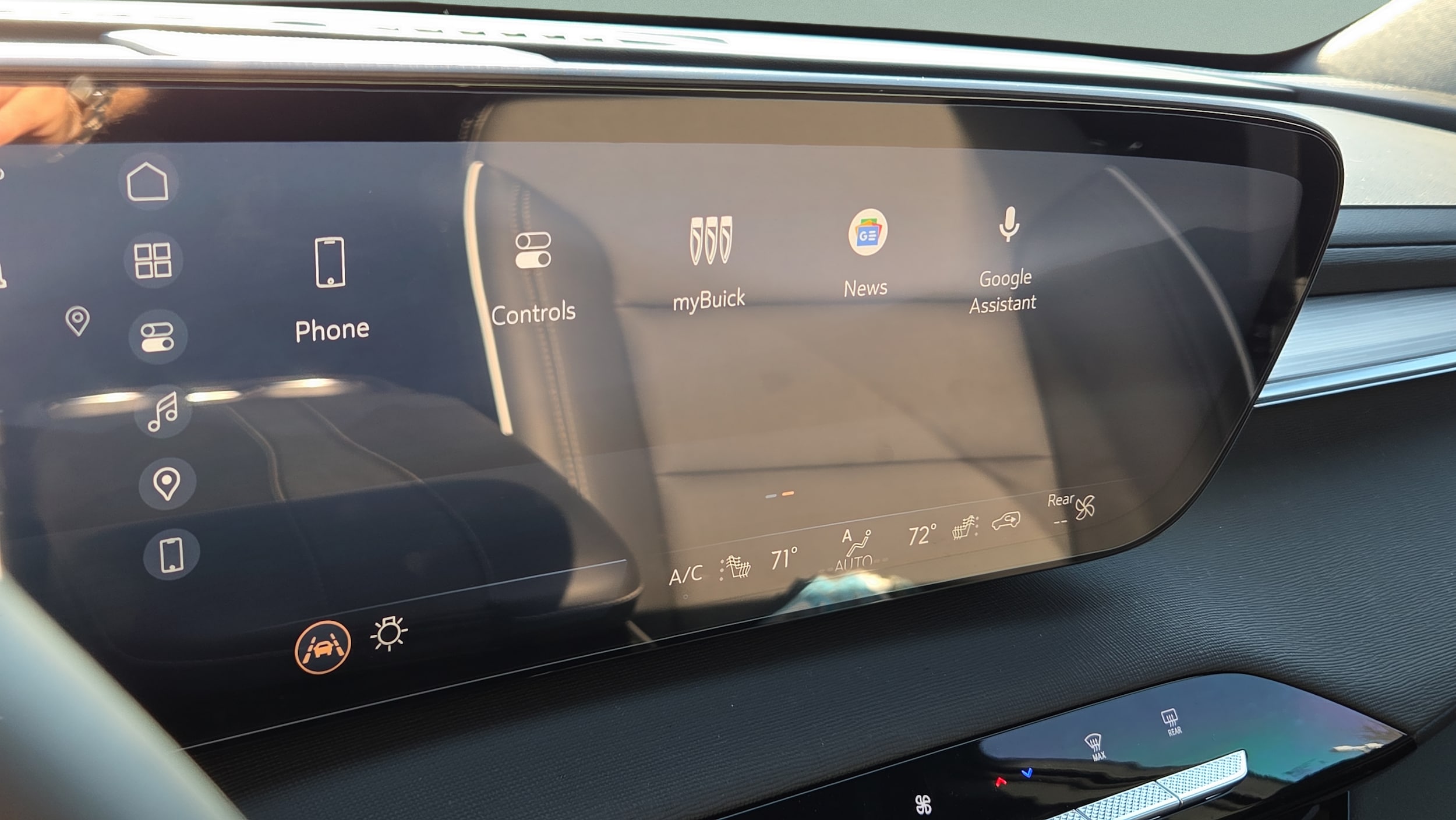 2025 Buick Enclave Preferred - Photo 17
