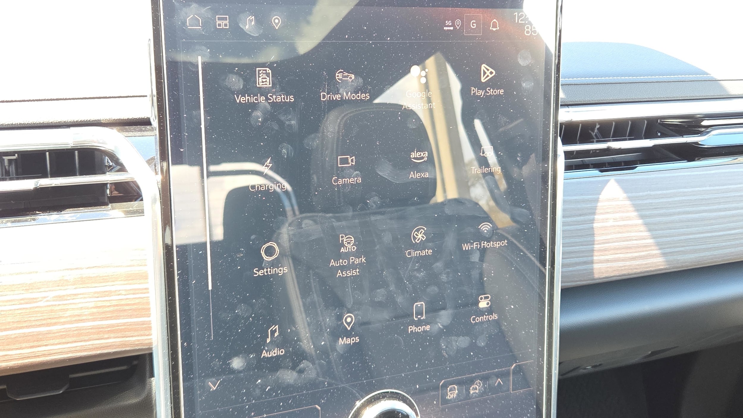 2025 GMC Sierra EV Denali - Photo 17