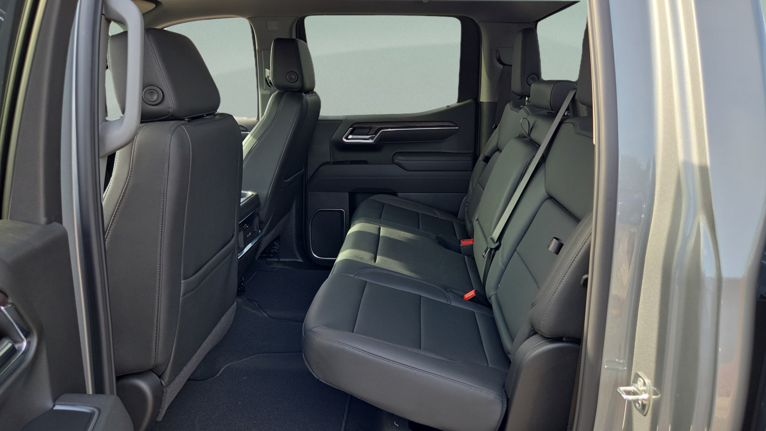 2026 GMC Sierra 1500 SLT - Photo 10