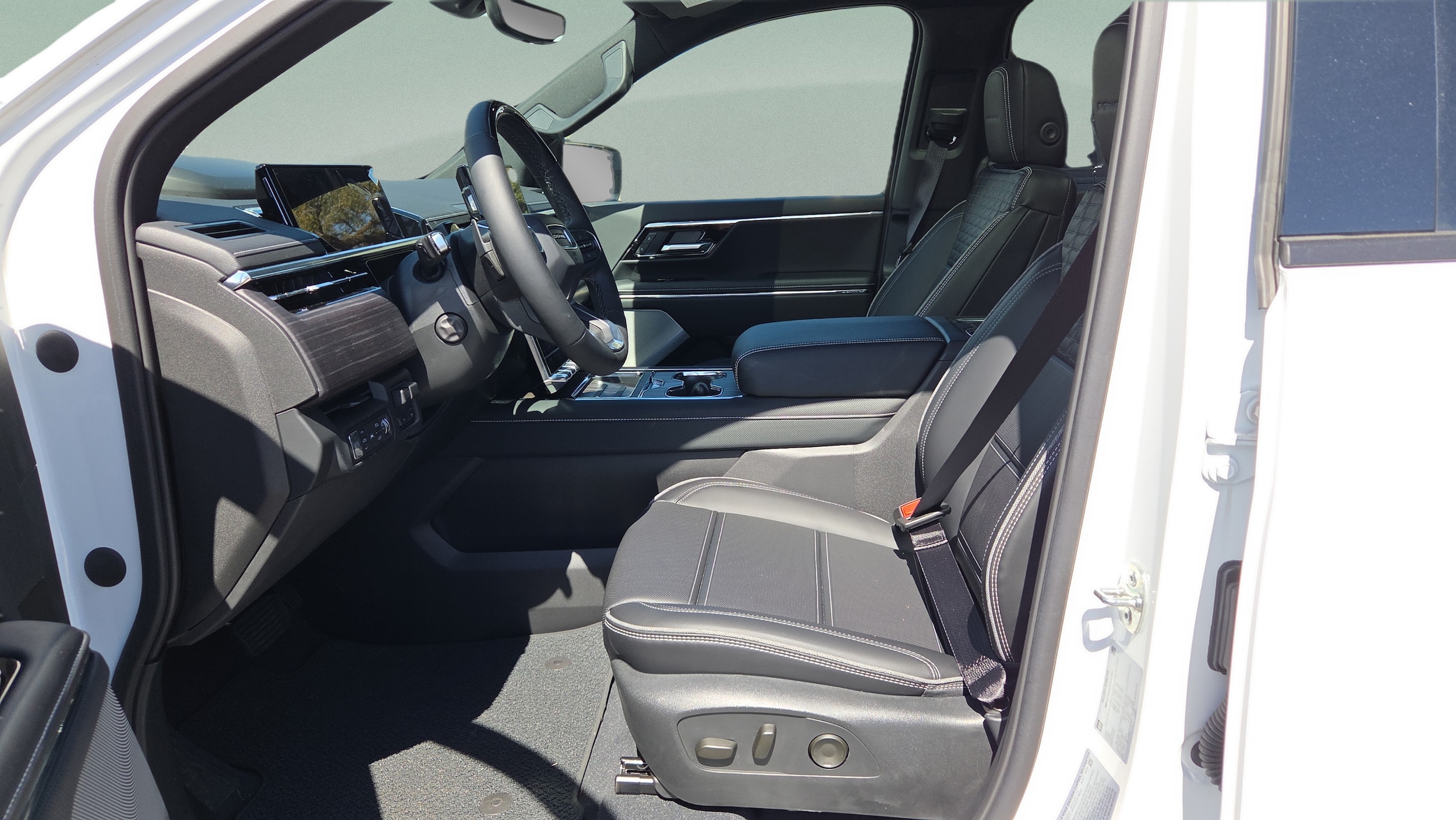2025 GMC Sierra EV Denali - Photo 25