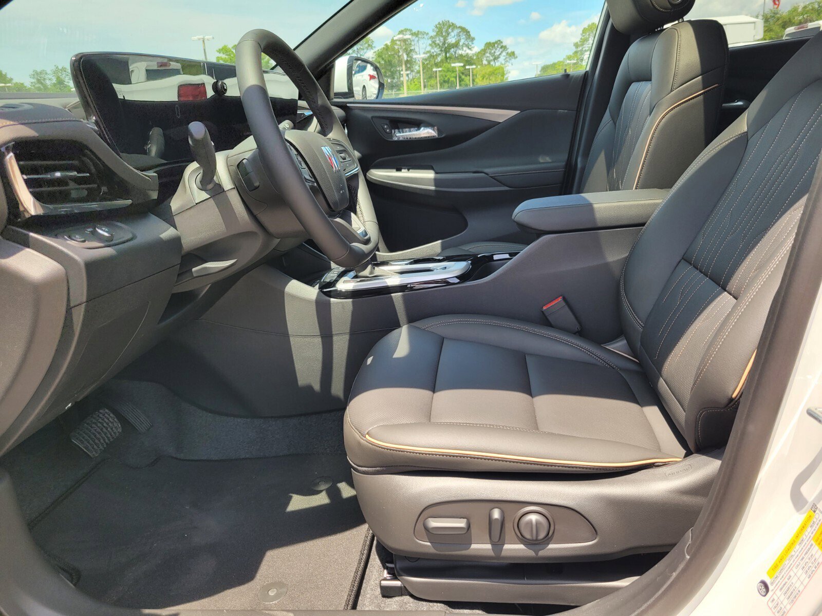 2025 Buick Envista Avenir photo 3