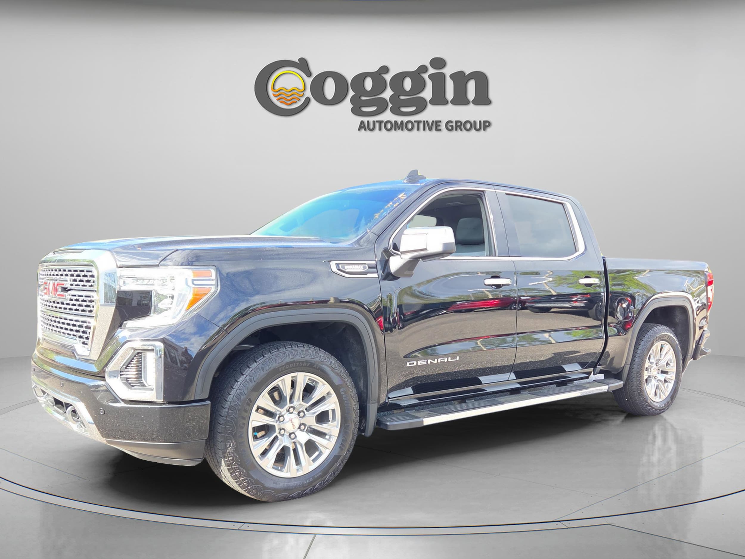 2021 GMC Sierra 4WD Crew Cab Short Box Denali's photo
