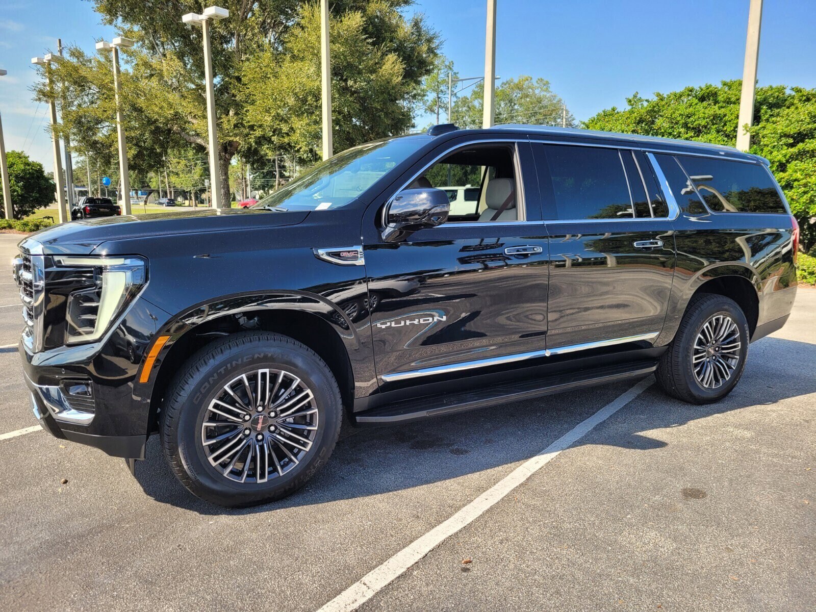 2026 Gmc Yukon XL photo 2