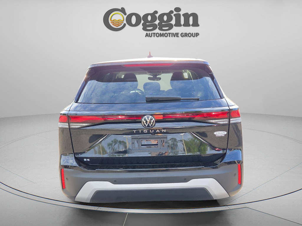 Used 2025 Volkswagen Tiguan SE