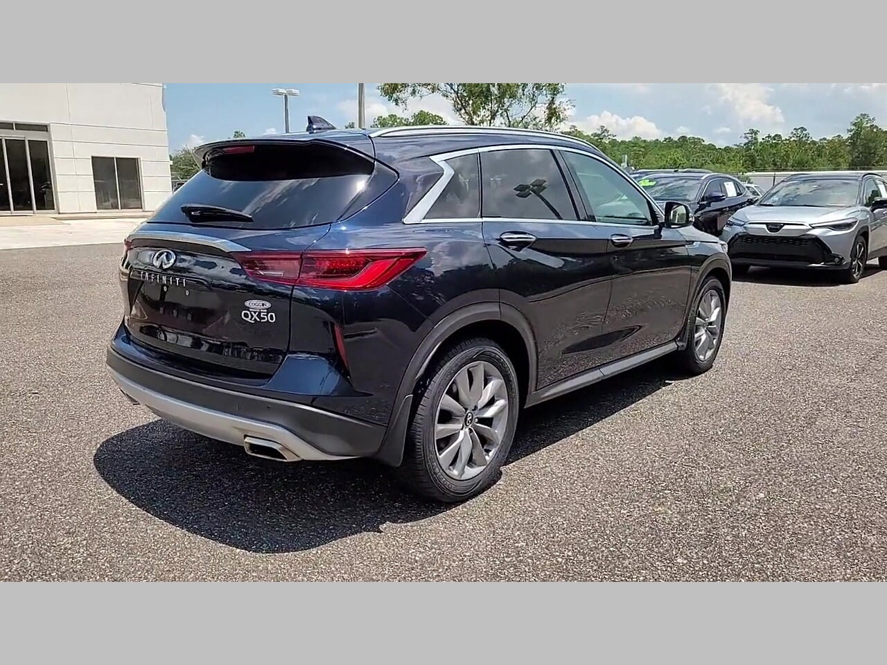 2022 Infiniti QX50 Luxe photo 29