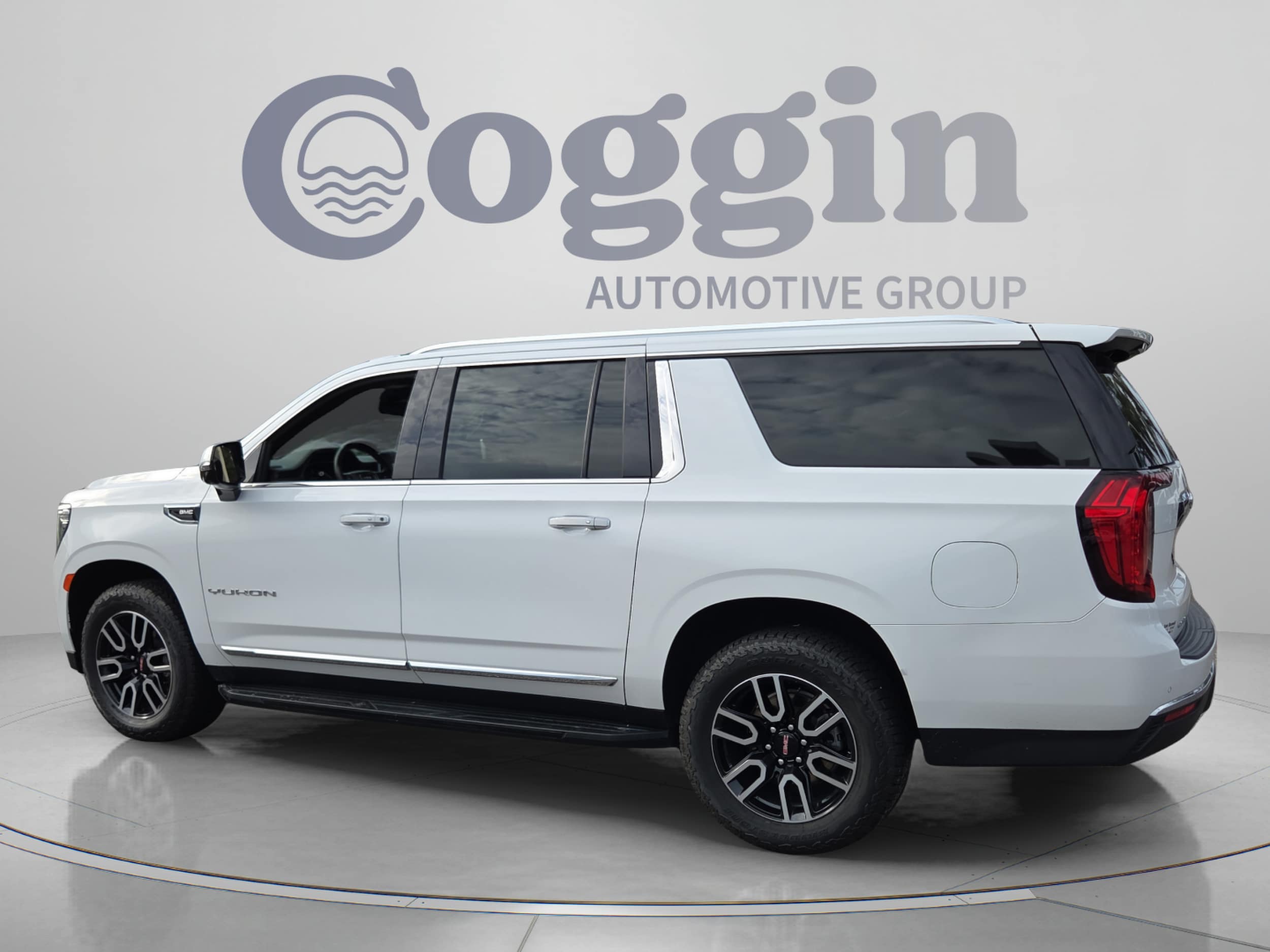 2023 GMC Yukon XL SLT - Photo 3