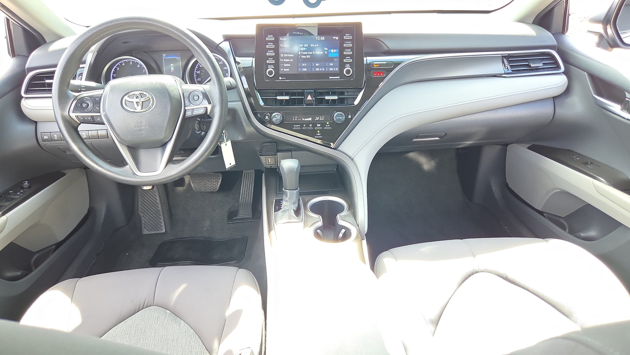 2024 Toyota Camry LE - Photo 12