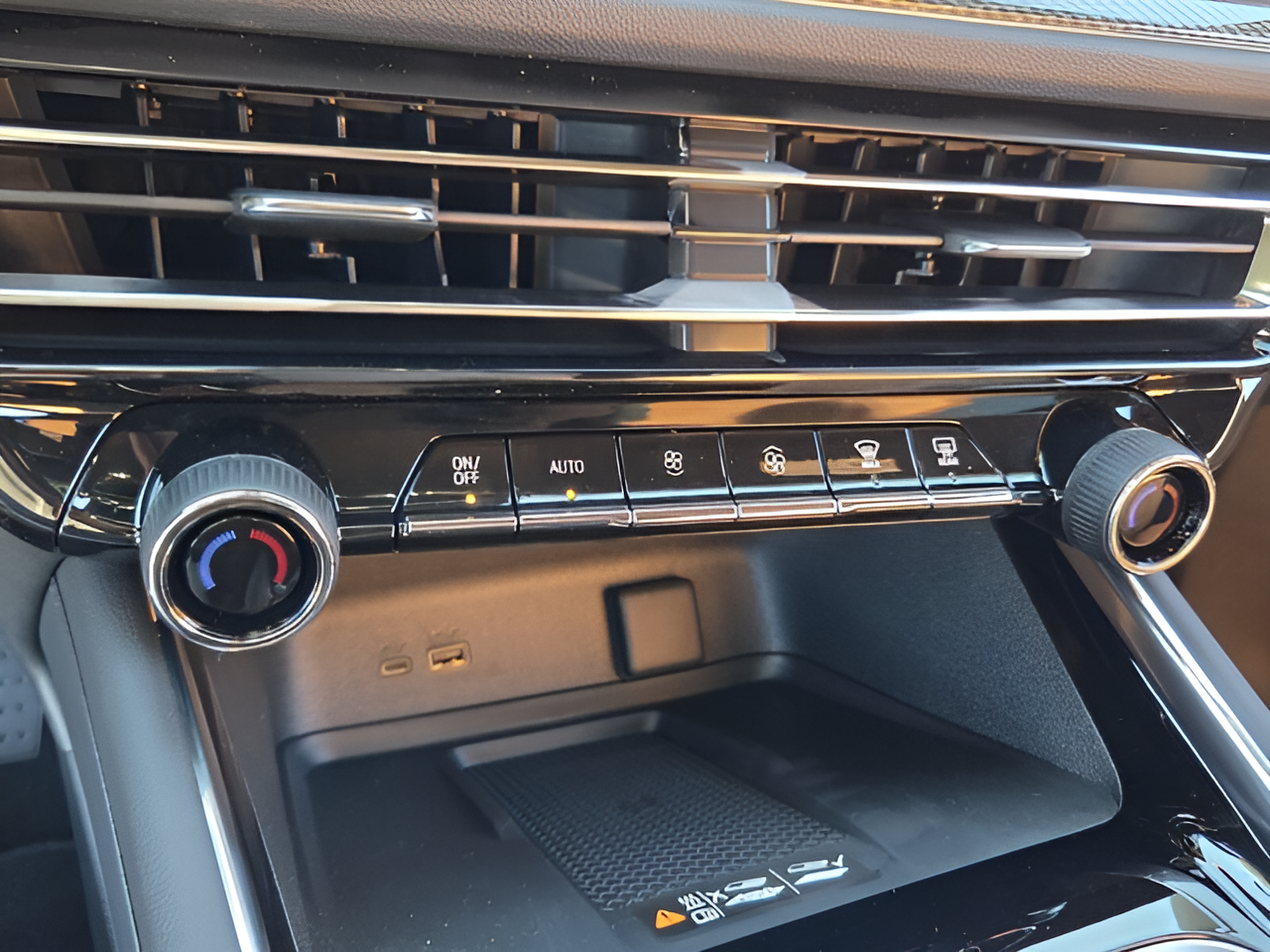 2027 Chevrolet Traverse Z71 - Photo 22