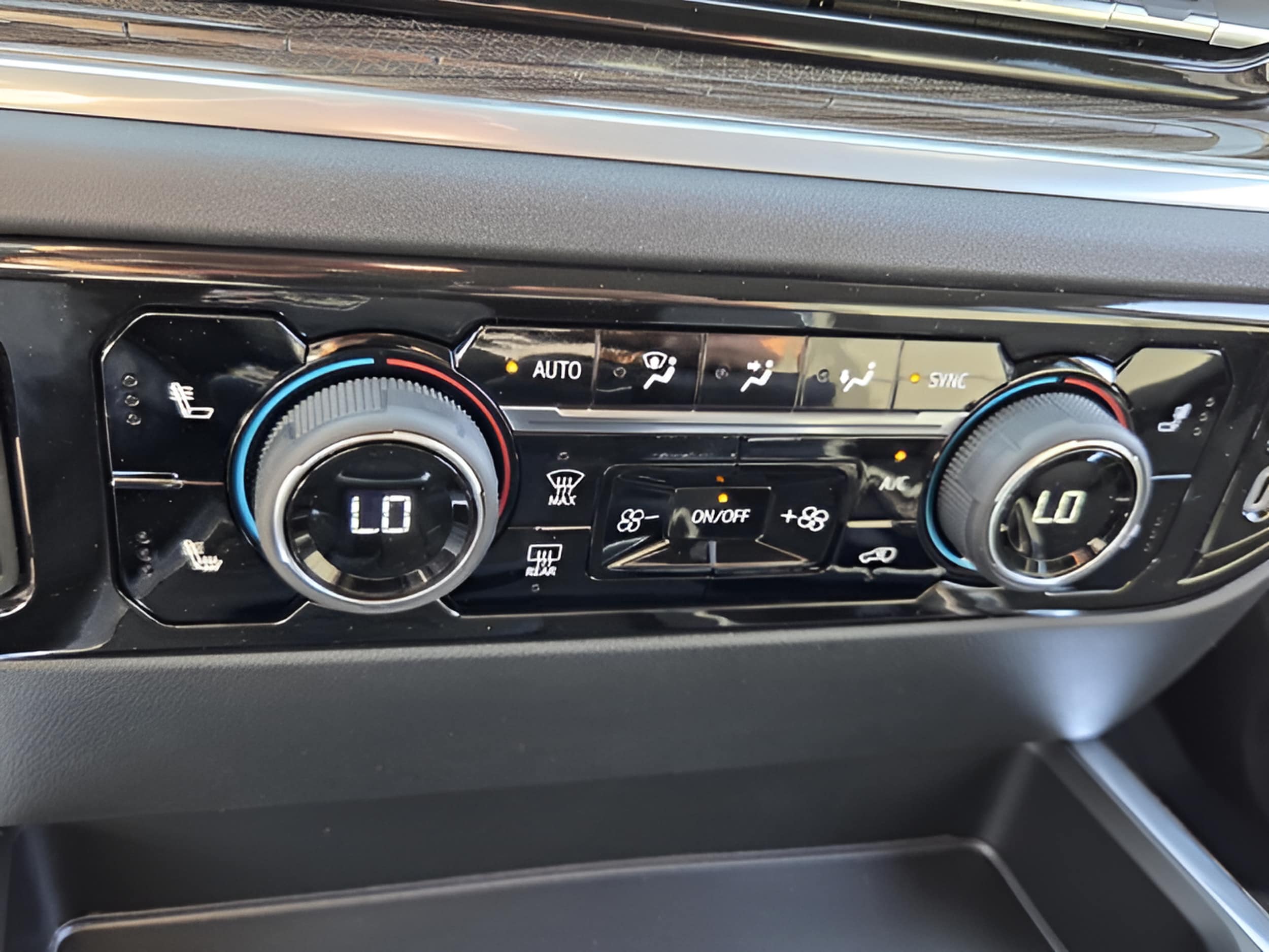 2026 Chevrolet Silverado 1500 RST - Photo 22
