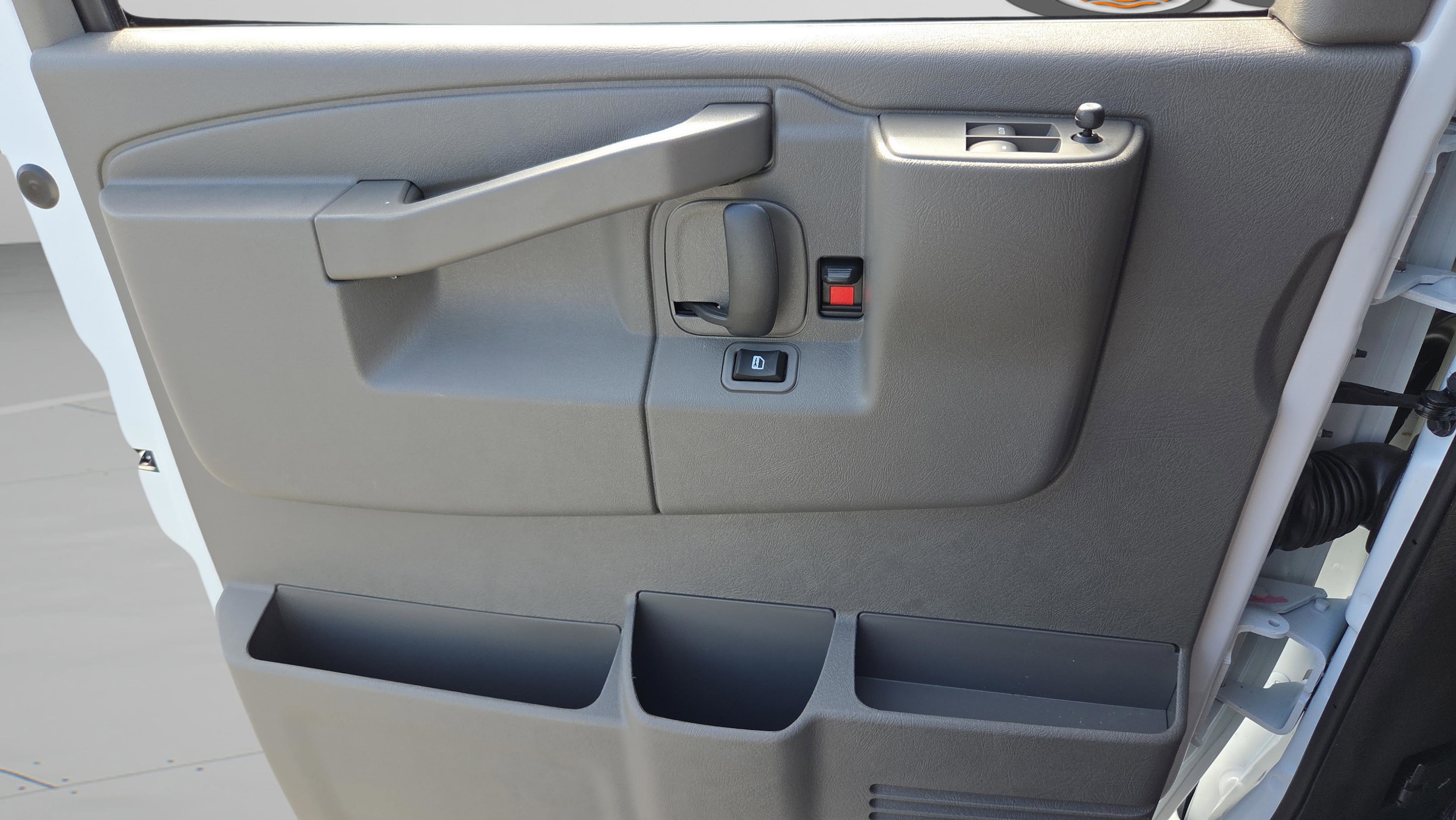 2026 Chevrolet Express Passenger LT - Photo 27