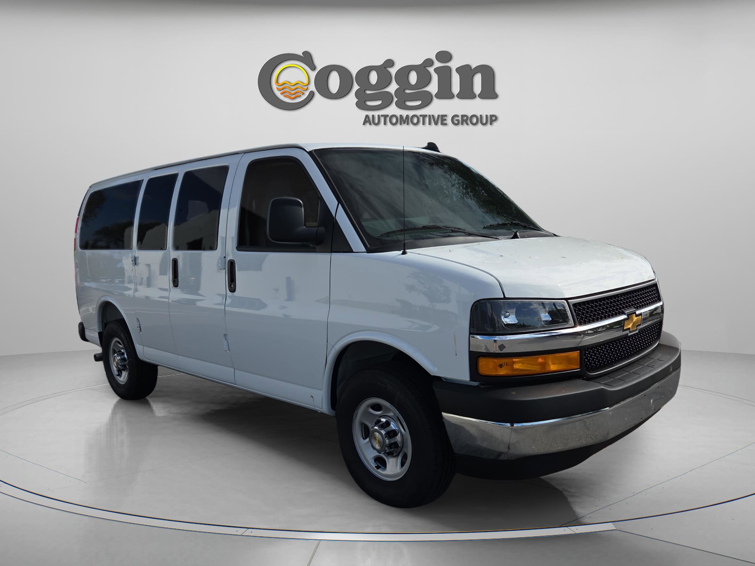 2026 Chevrolet Express Passenger LT - Photo 8