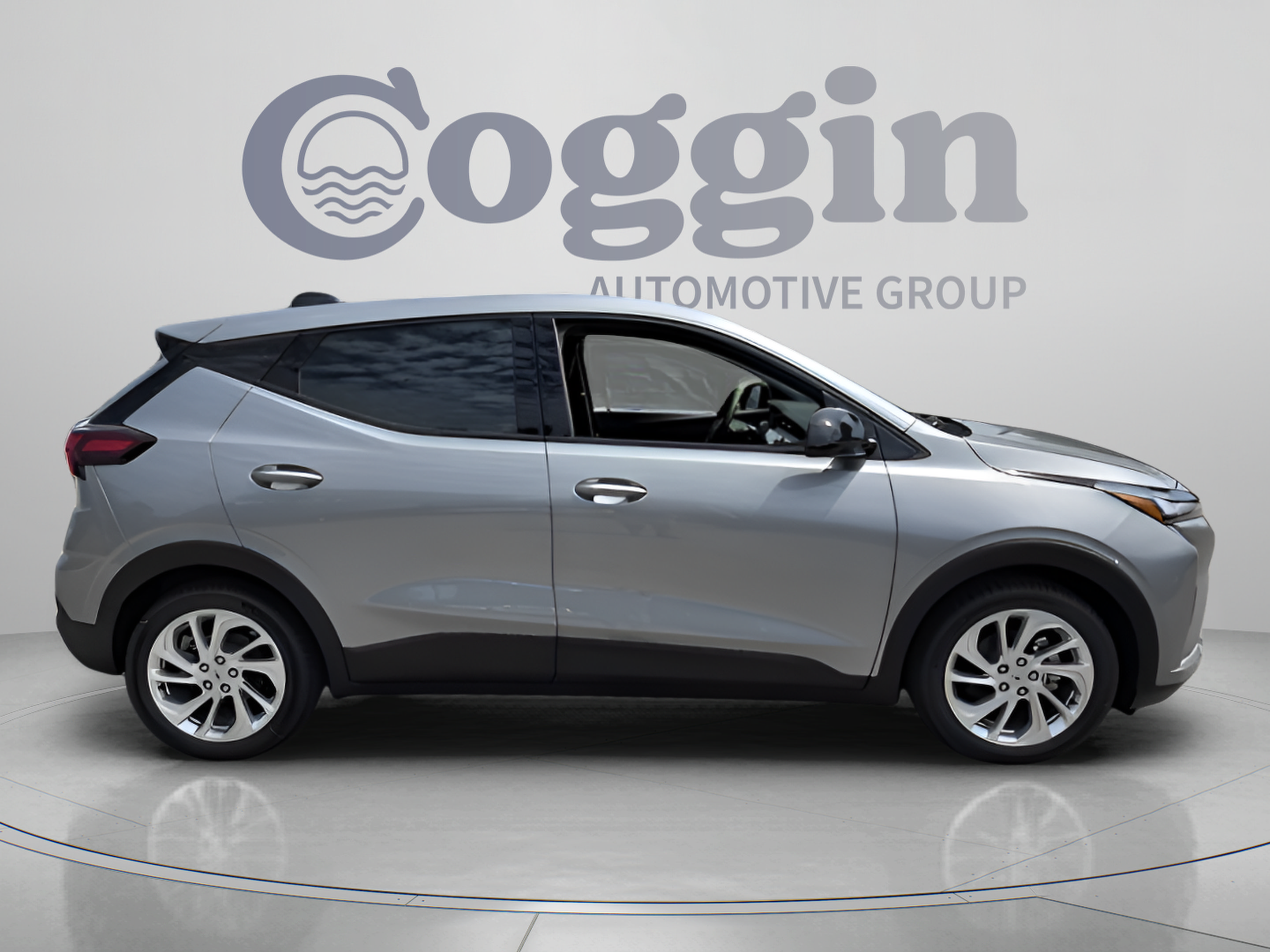 2027 Chevrolet Bolt LT - Photo 7