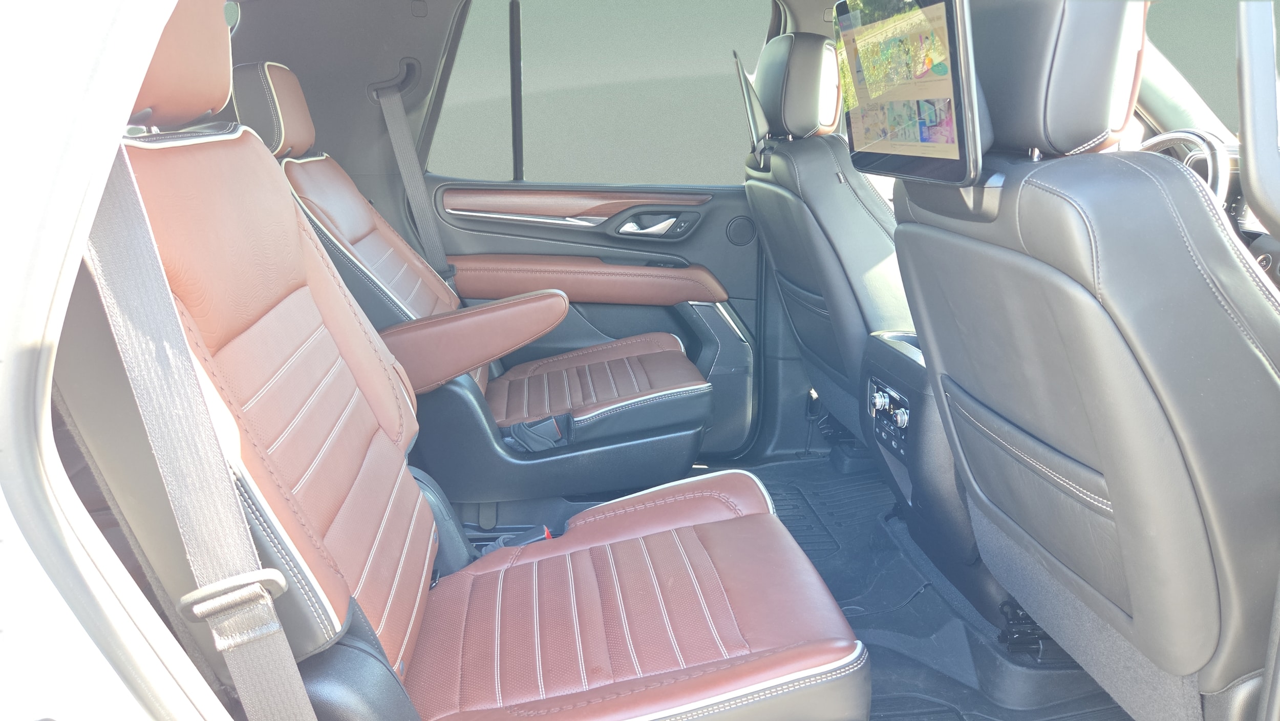 2024 GMC Yukon Denali Ultimate - Photo 16