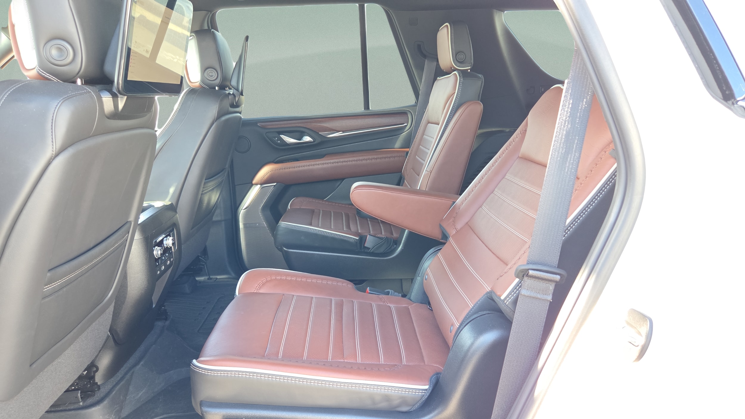 2024 GMC Yukon Denali Ultimate - Photo 11