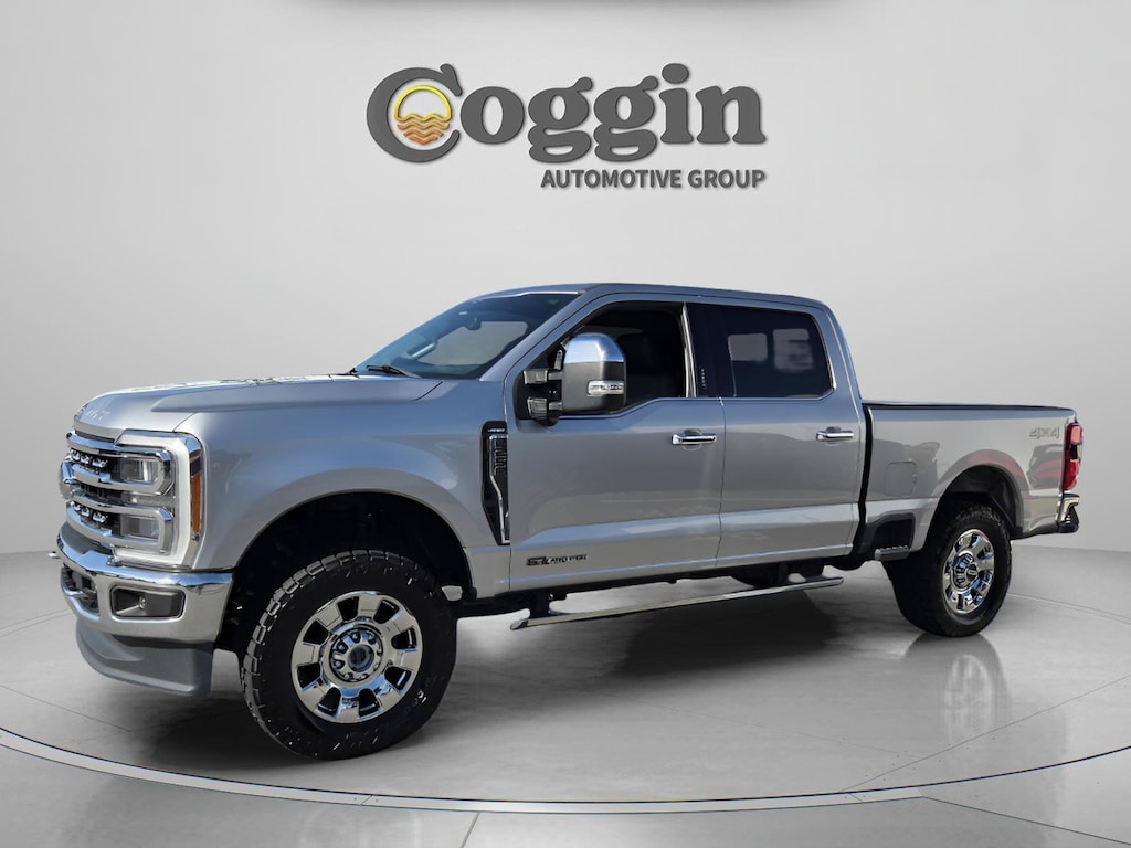 Used 2023 Ford F-250 Lariat Truck Crew Cab