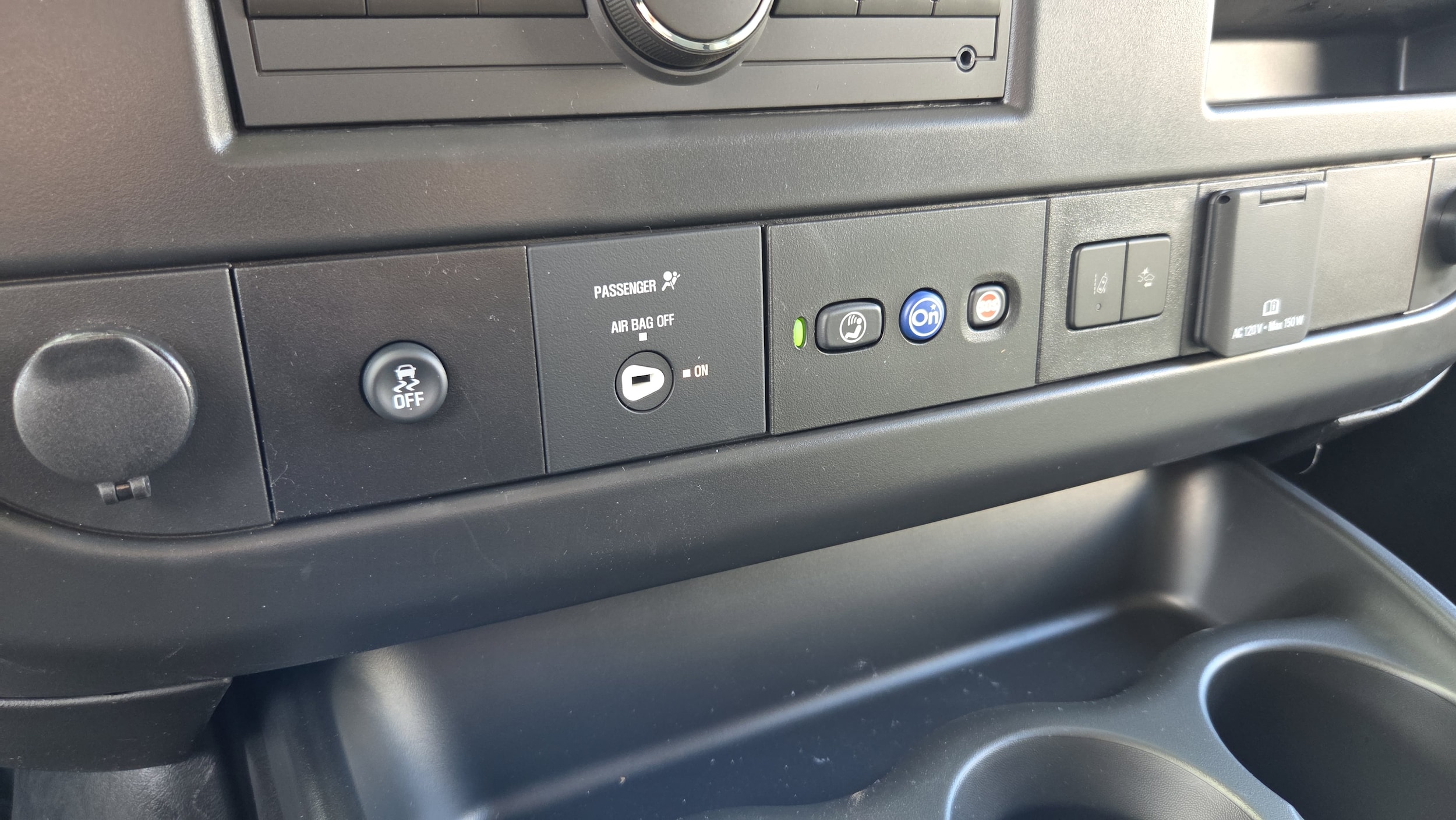 2026 Chevrolet Express Passenger LT - Photo 21