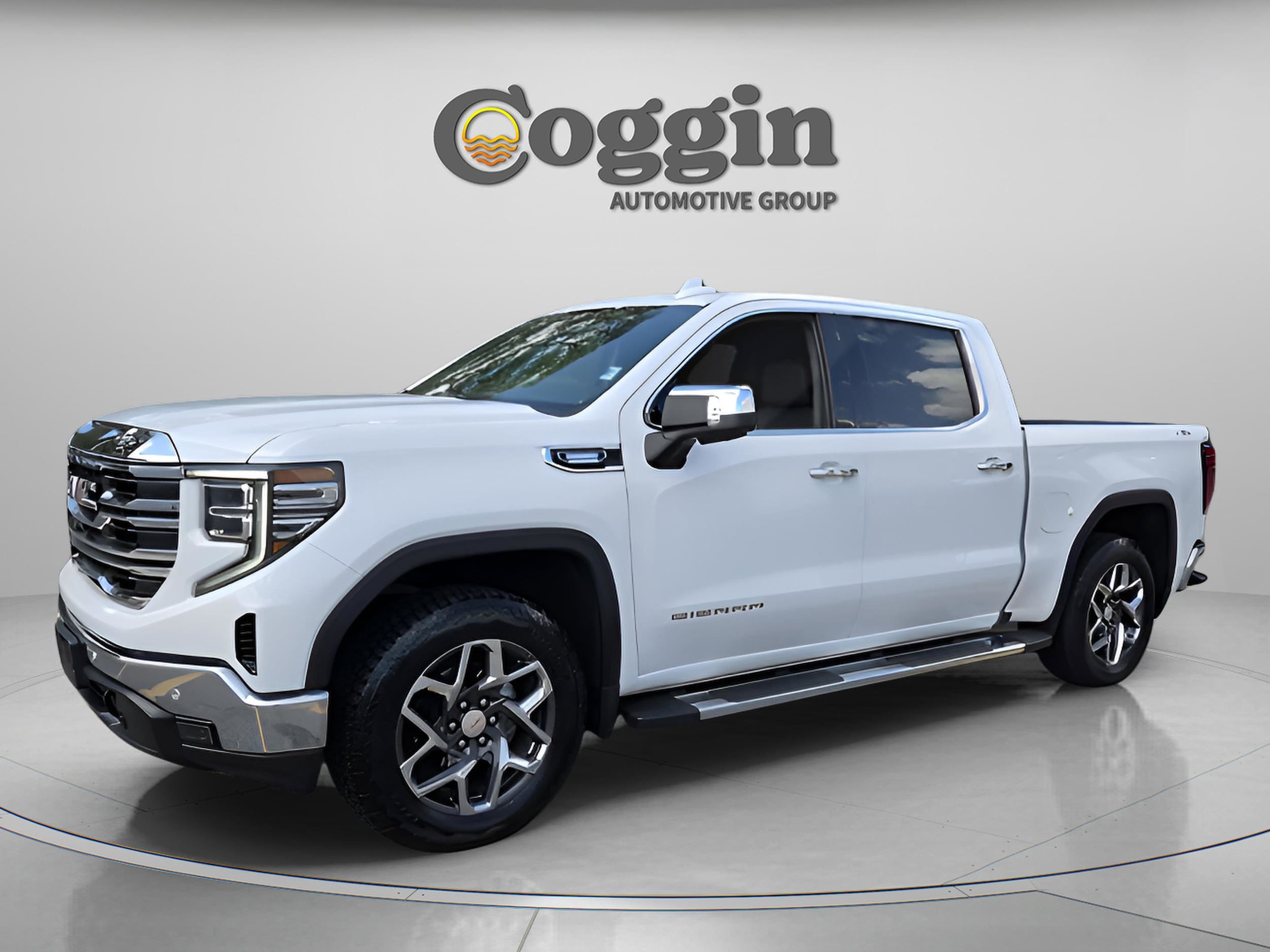 2024 GMC Sierra 4WD Crew Cab Short Box SLT's photo