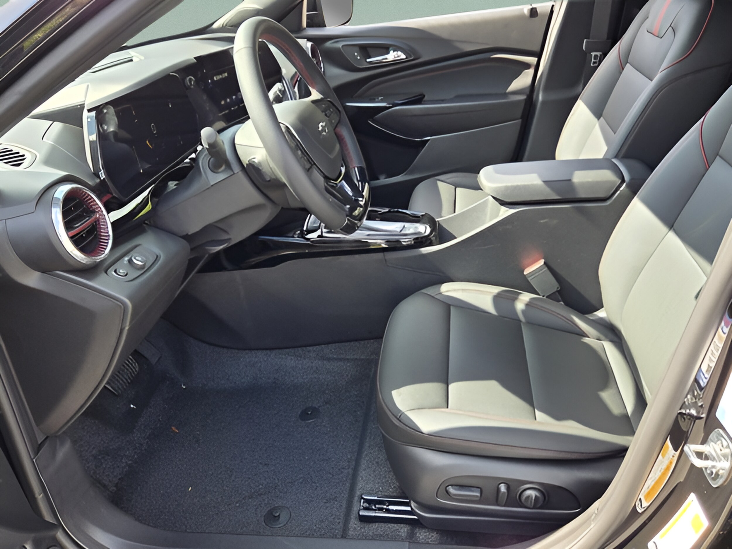 2026 Chevrolet Trax RS - Photo 10
