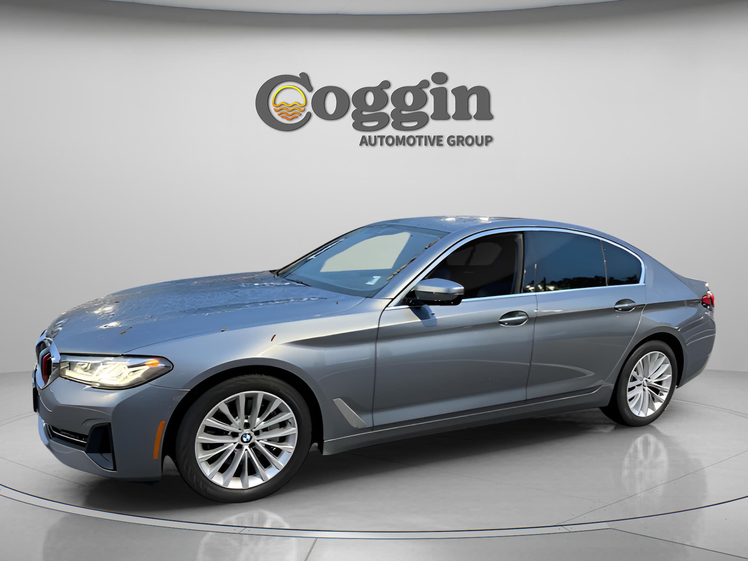 2021 BMW 5 Series 530i's photo