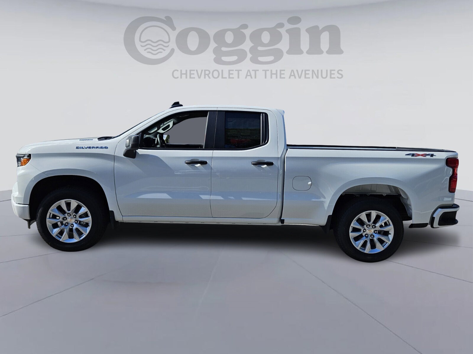2026 Chevrolet Silverado 1500 Custom photo 3
