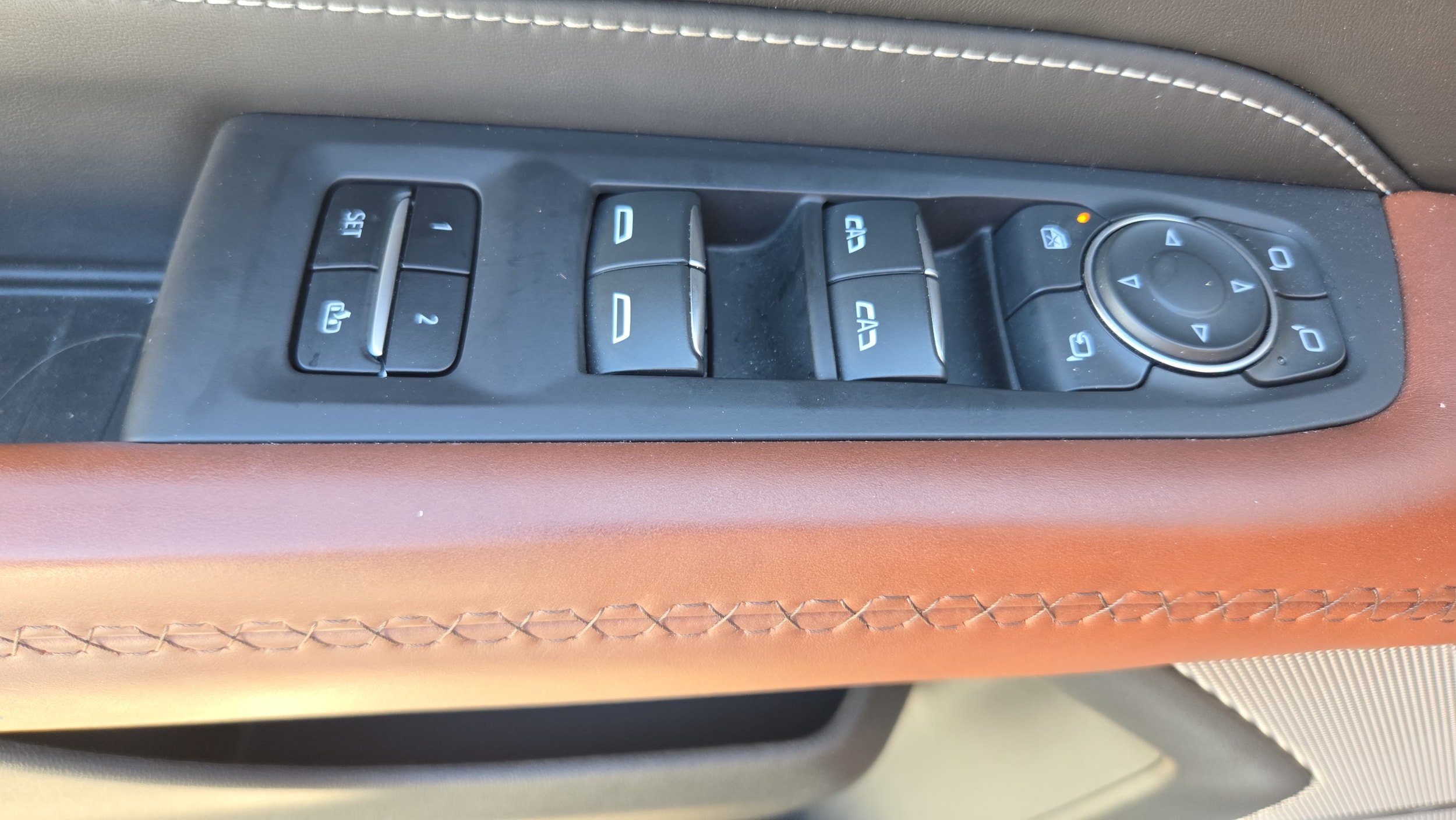 2024 GMC Yukon Denali Ultimate - Photo 31