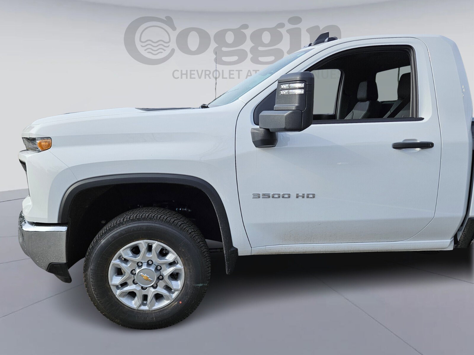 2025 Chevrolet Silverado 3500HD photo 2