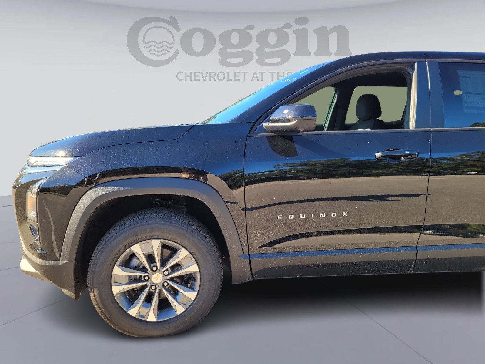 2026 Chevrolet Equinox LT photo 2