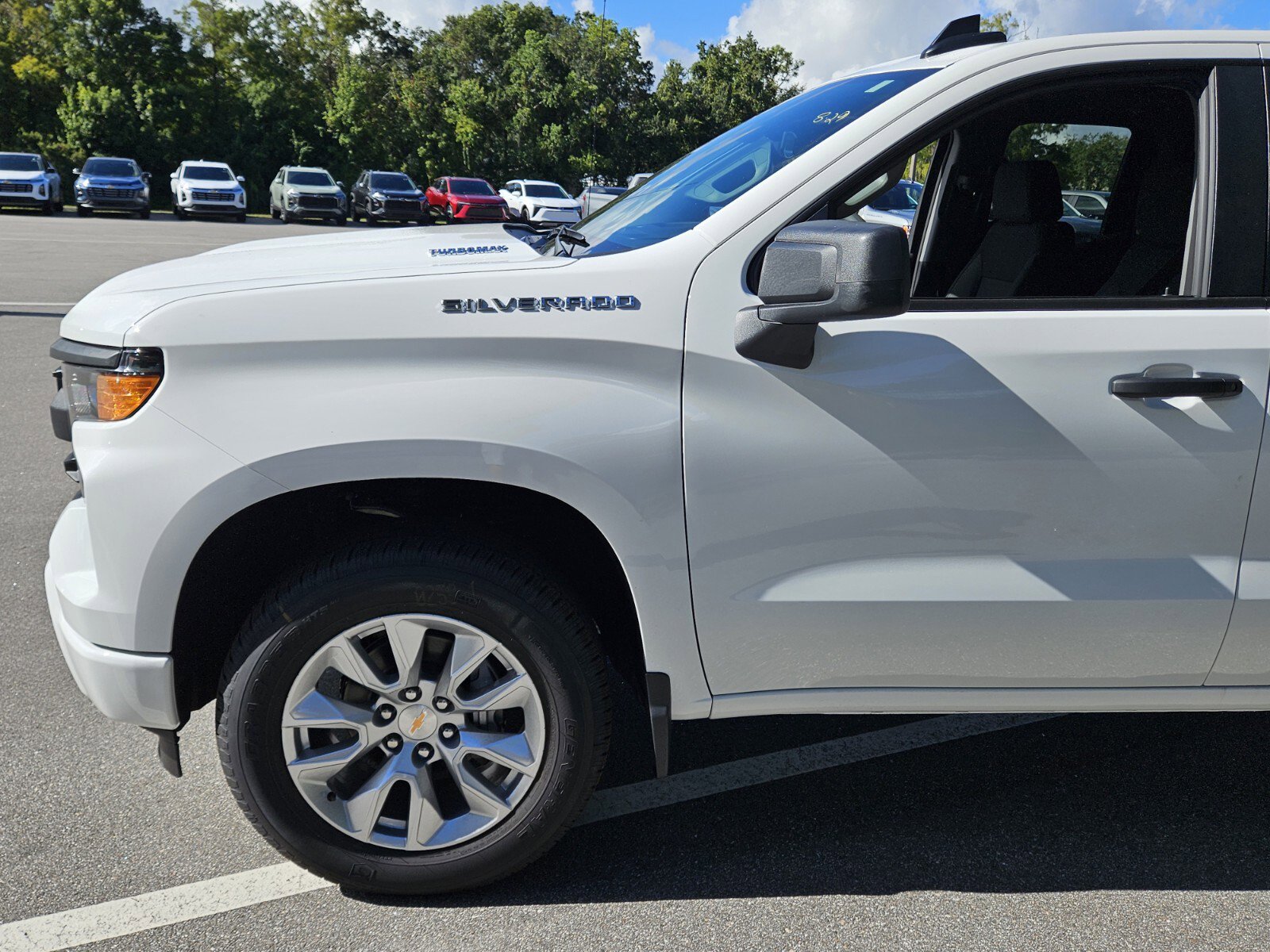 2026 Chevrolet Silverado 1500 Custom photo 2