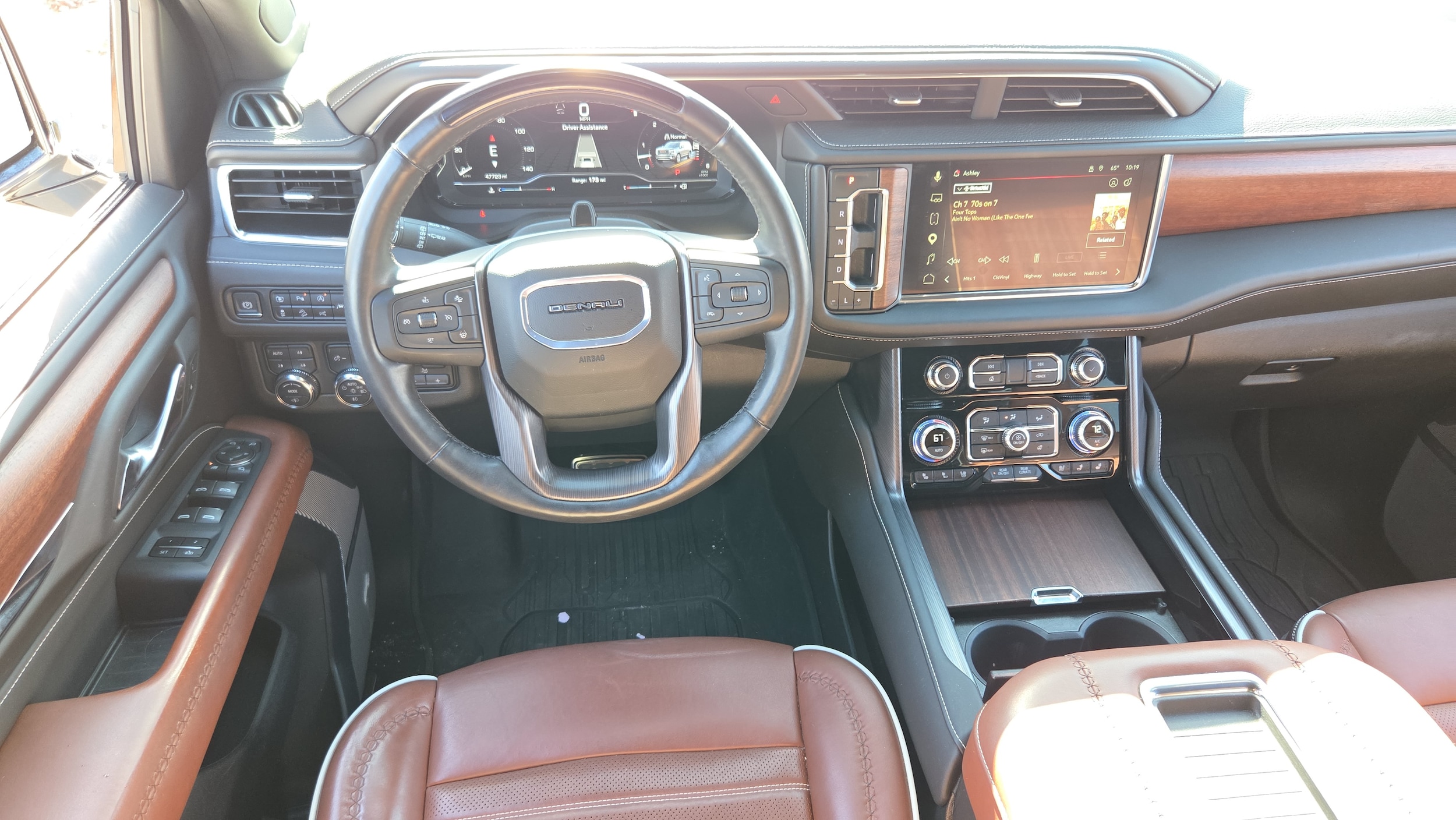 2024 GMC Yukon Denali Ultimate - Photo 13