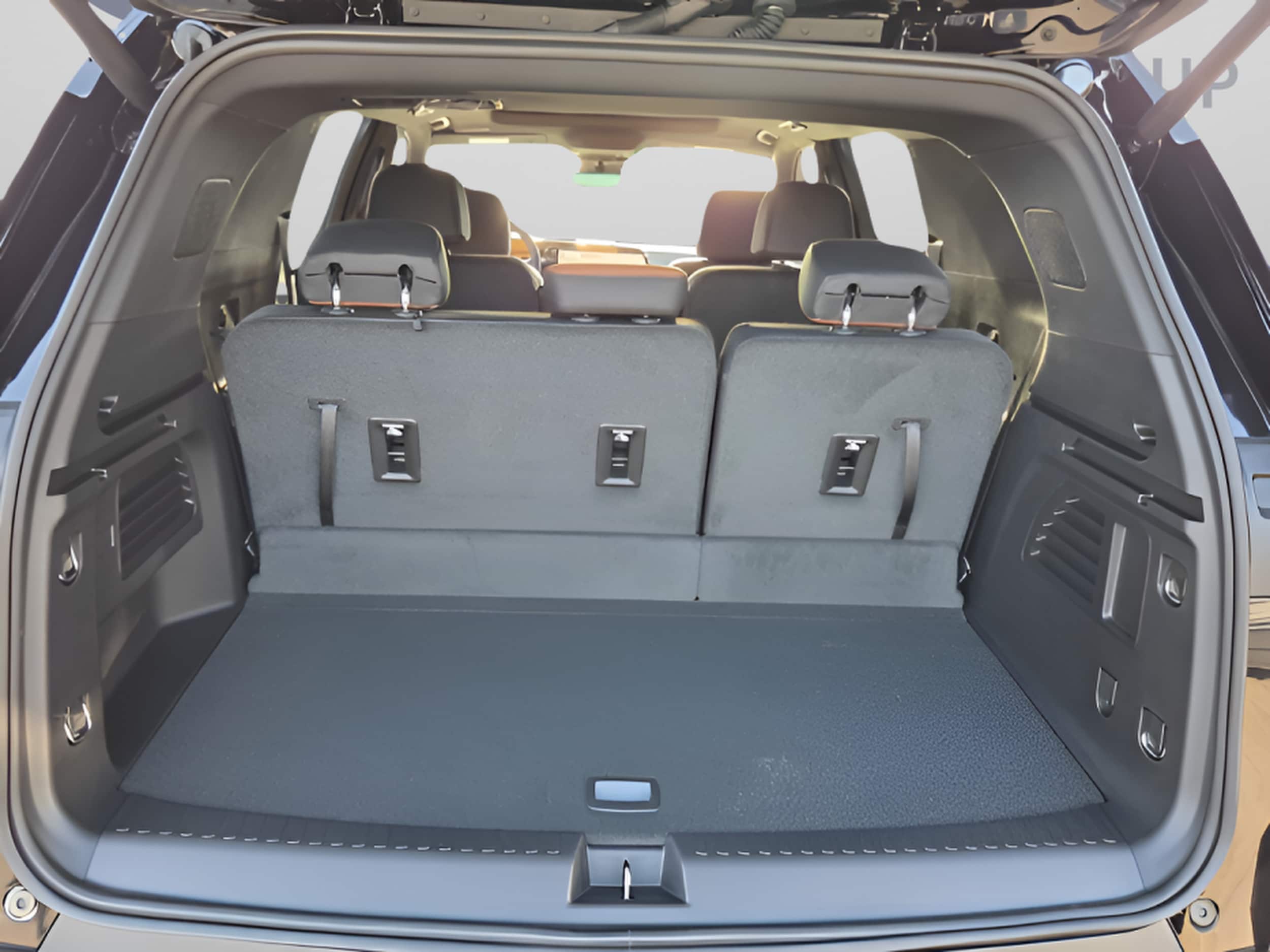 2027 Chevrolet Traverse Z71 - Photo 14