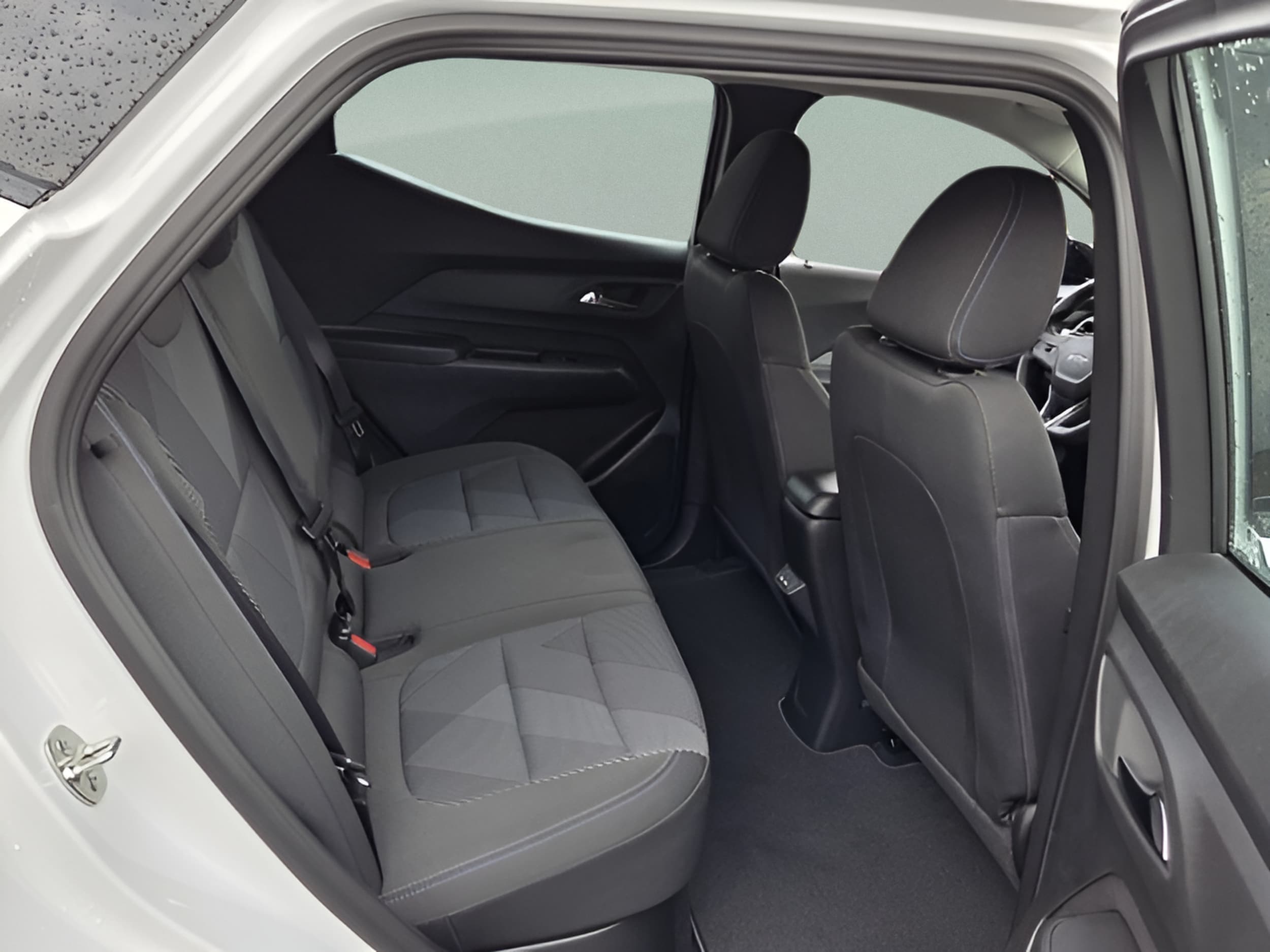 2027 Chevrolet Bolt LT - Photo 18