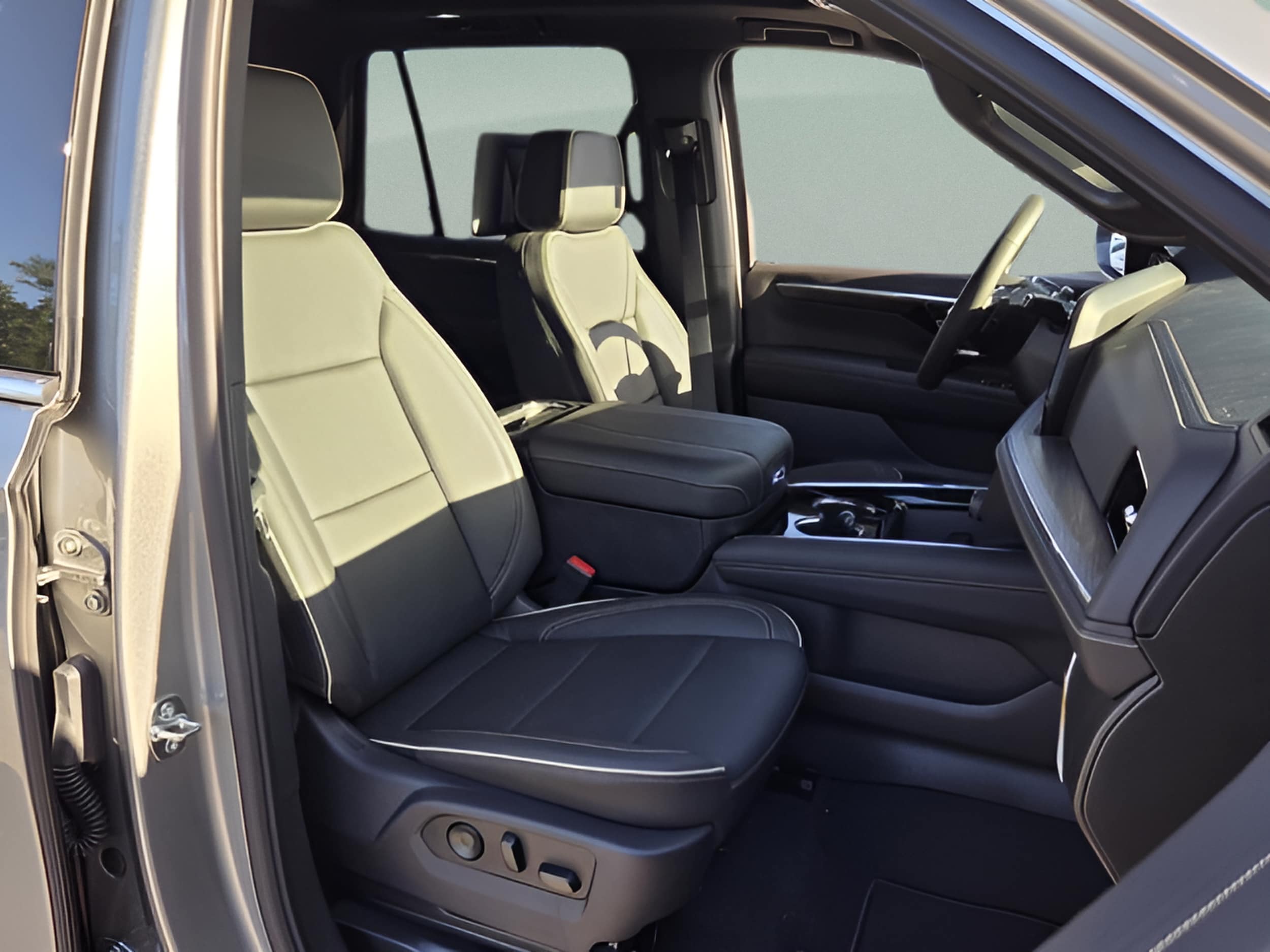 2026 Chevrolet Tahoe Premier - Photo 17