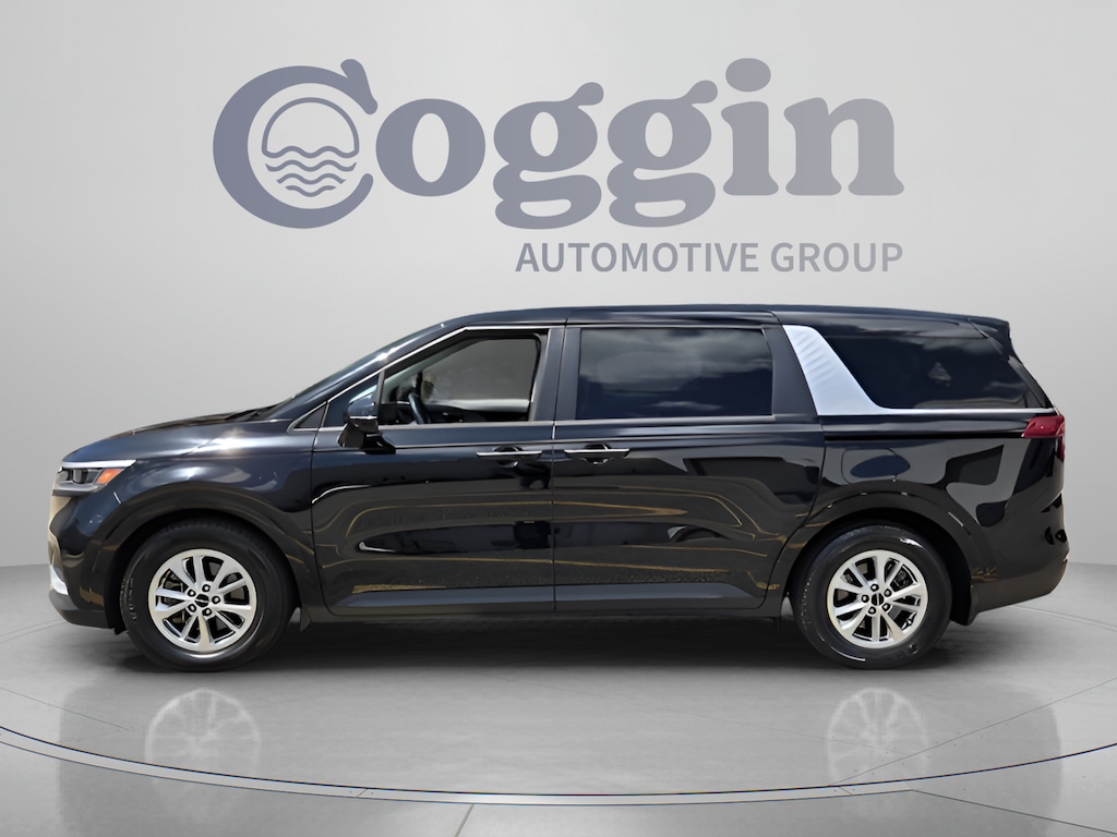 Used 2023 Kia Carnival MPV LX Seat Package Minivan