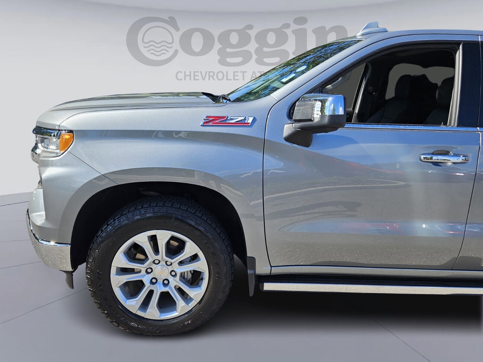 2024 Chevrolet Silverado 1500 LTZ photo 2