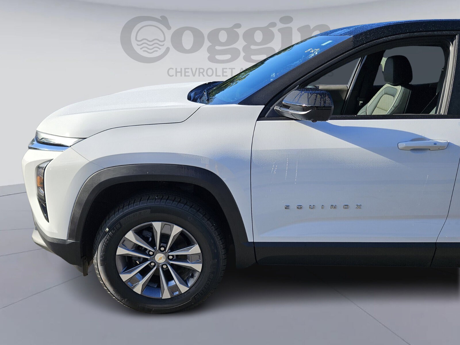 2026 Chevrolet Equinox LT photo 2