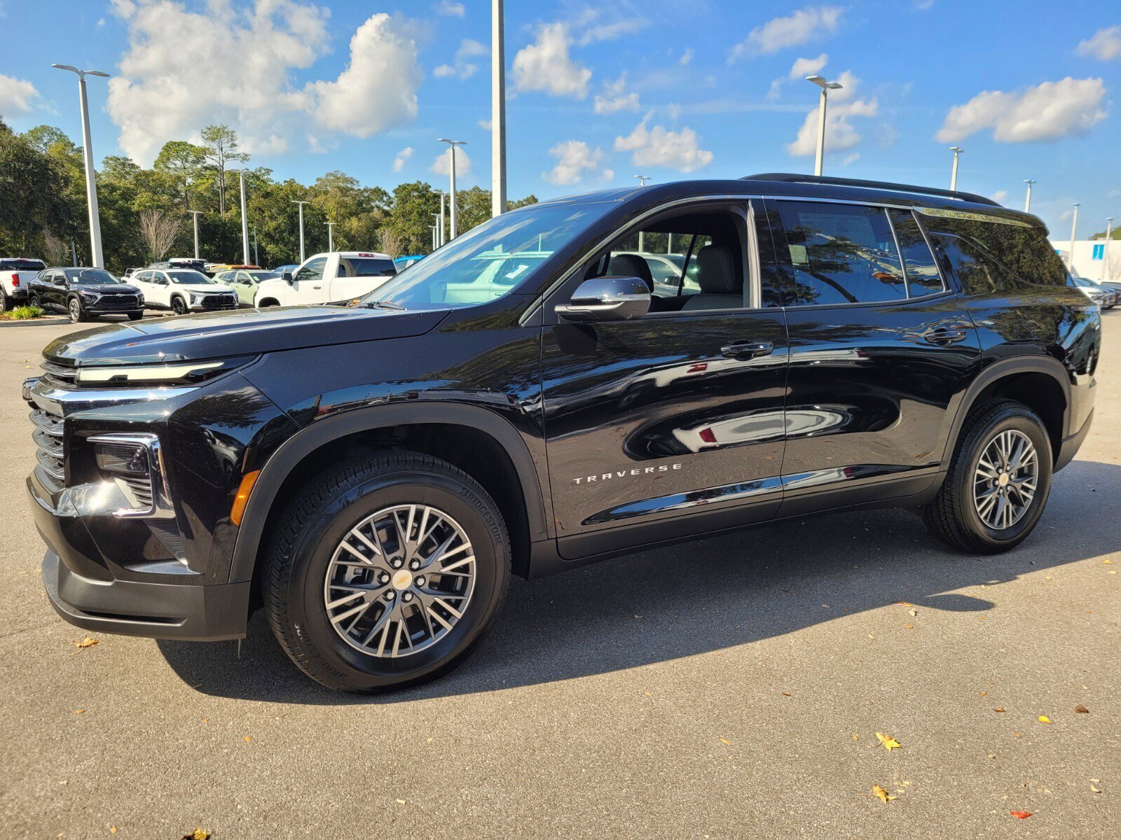 2026 Chevrolet Traverse LT's photo